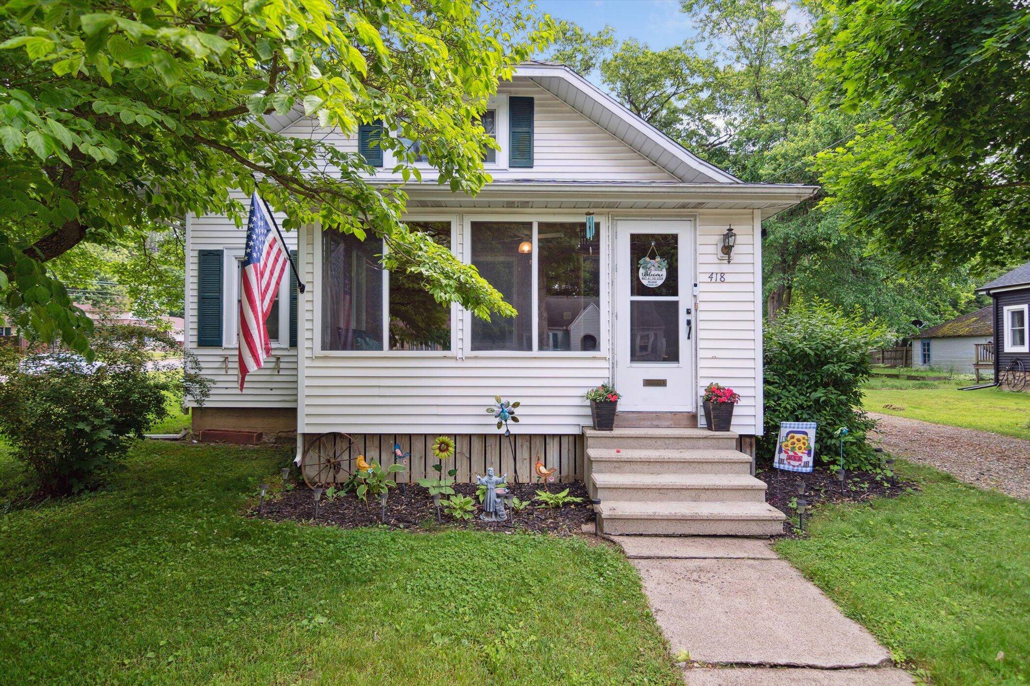 Marshall, MI 49068,418 N Madison Street