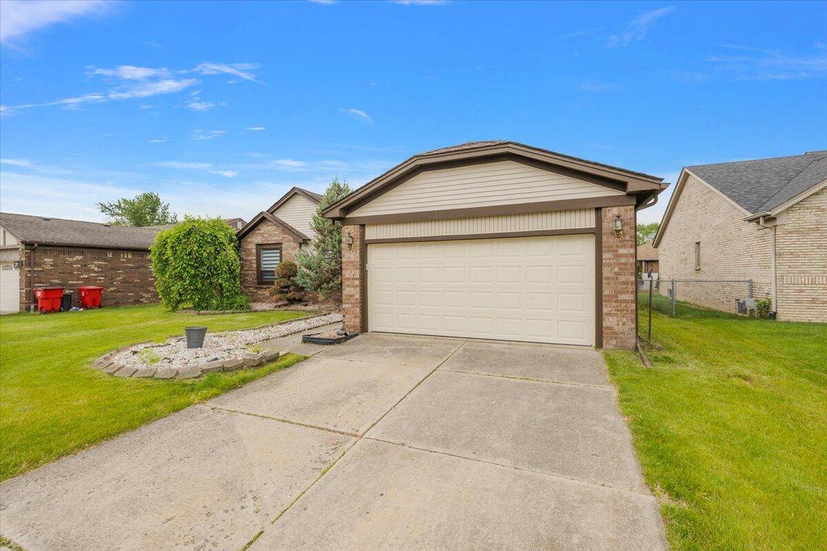 Macomb, MI 48044,47477 Napoli Lane