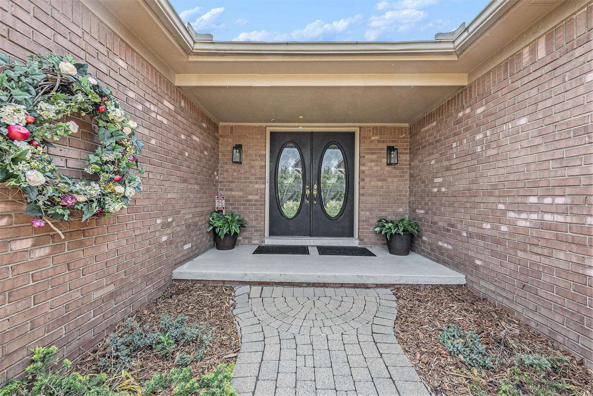 Clinton Twp, MI 48038,43870 Boulder Drive