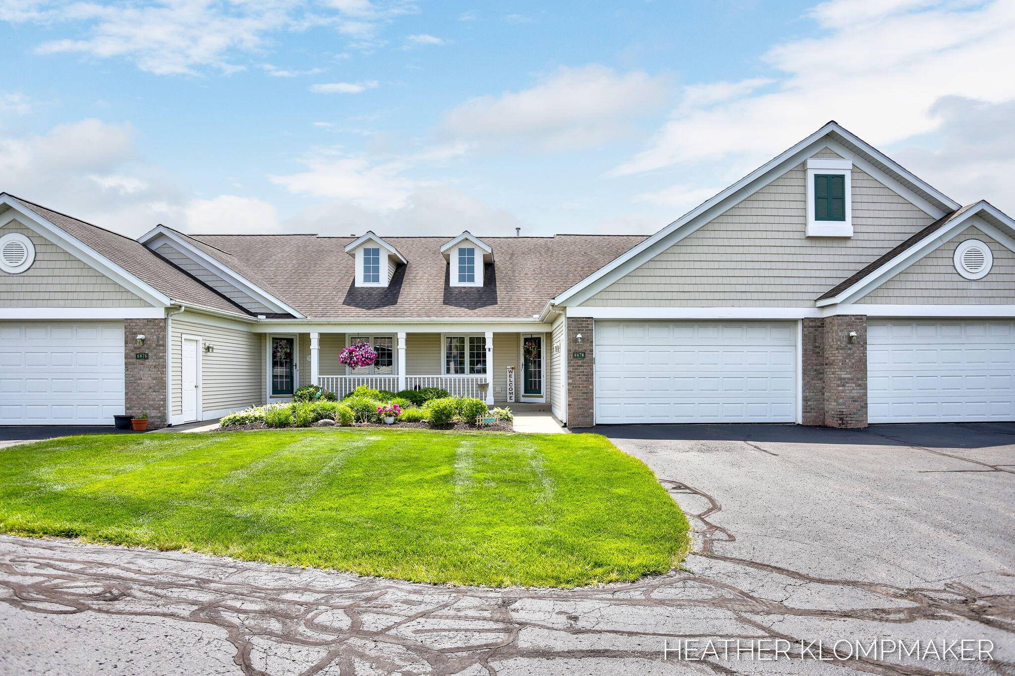 Zeeland, MI 49464,8878 N Peninsula Court #16