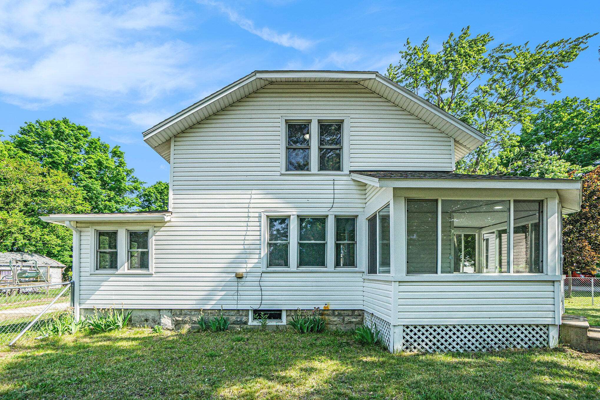 Lawton, MI 49065,434 Liberty Street