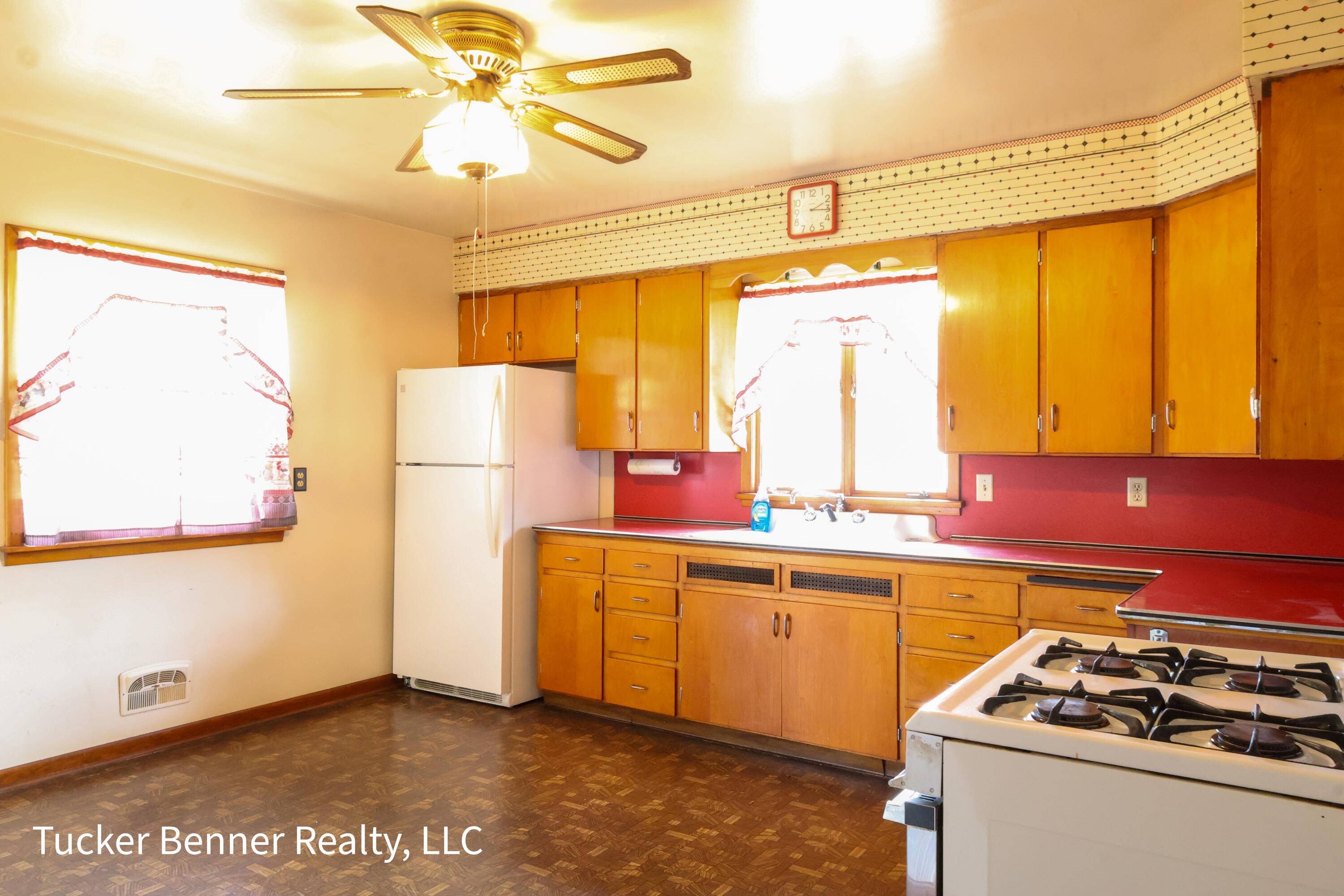 Muskegon, MI 49442,709 Catherine Avenue