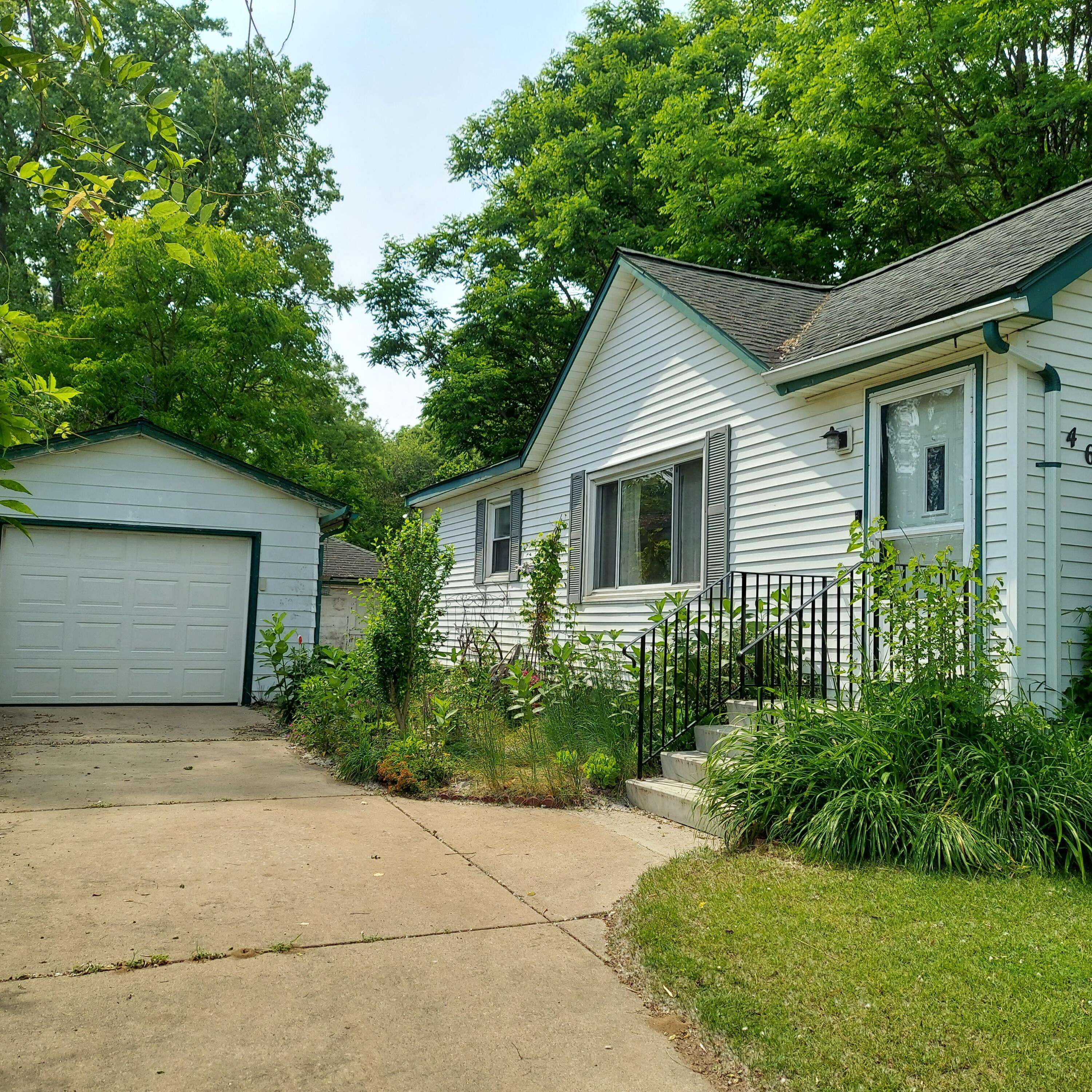 Jackson, MI 49202,246 Ridgeway Road