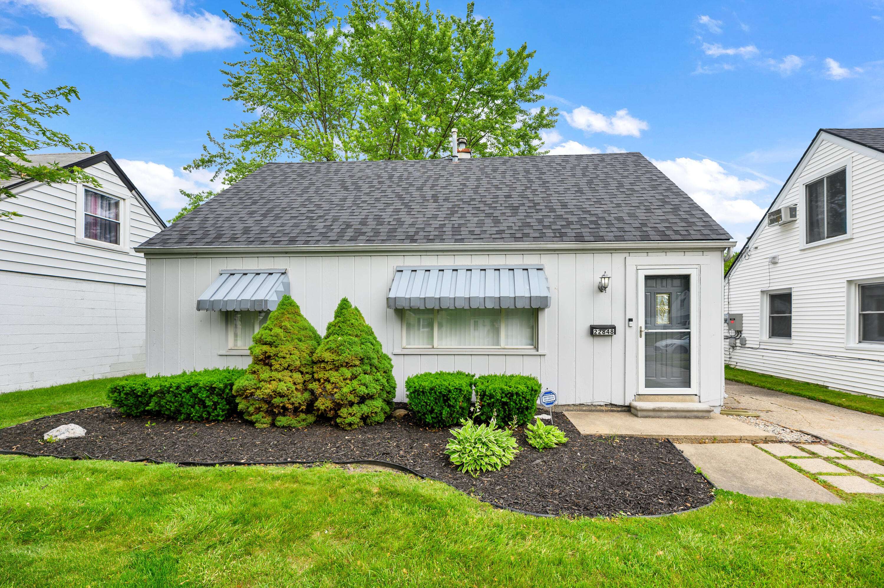 Eastpointe, MI 48021,22848 Almond Avenue