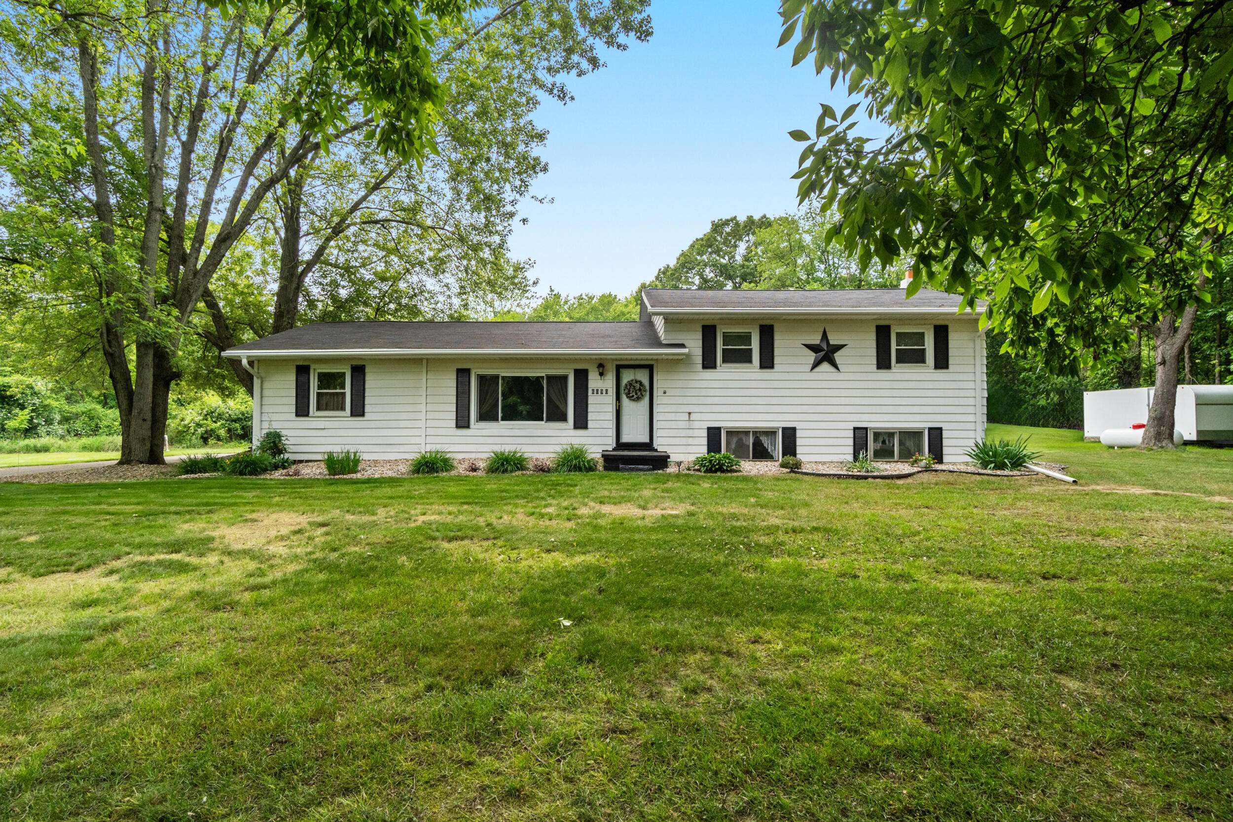 Jackson, MI 49201,6090 Murray Road