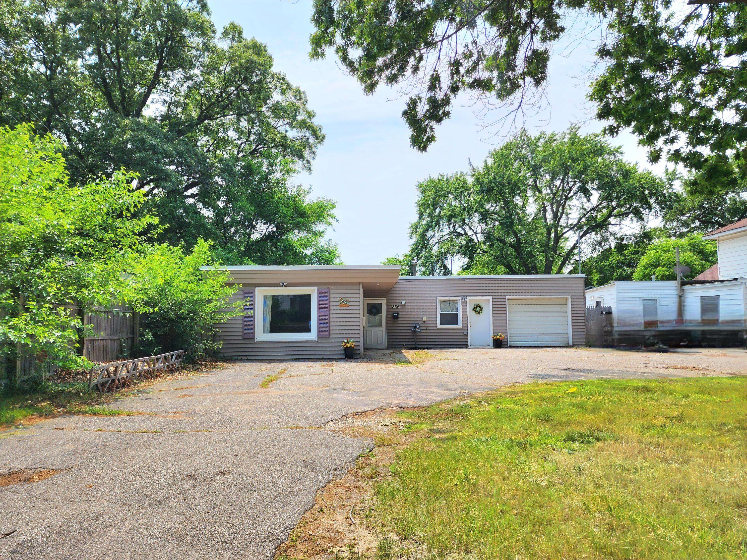 Grand Rapids, MI 49548,254 Holly SW Street