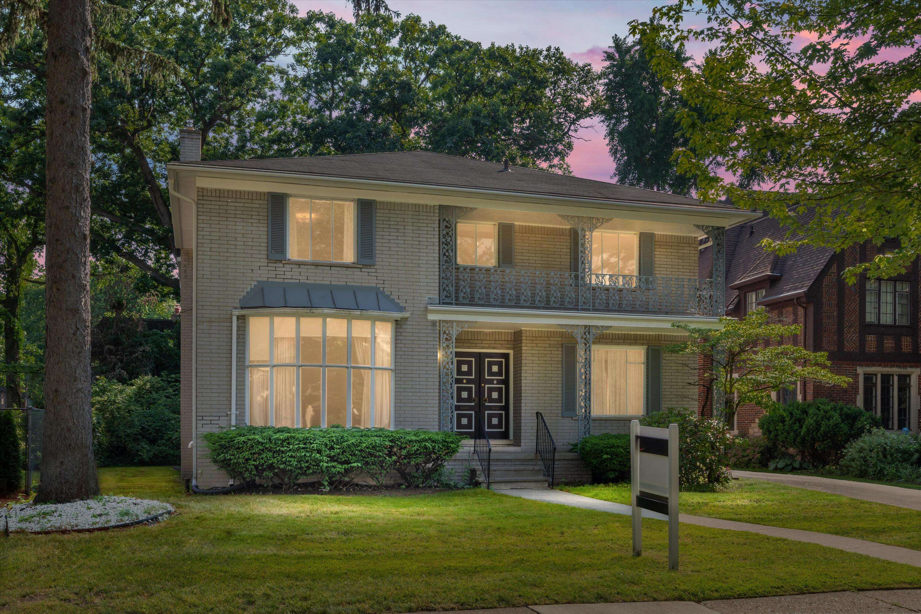 Detroit, MI 48221,19537 Shrewsbury Road