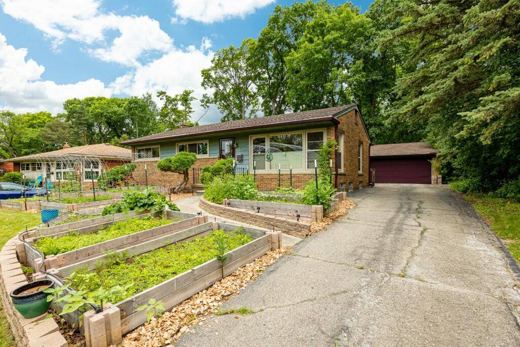 Ann Arbor, MI 48103,1710 Palomar Drive