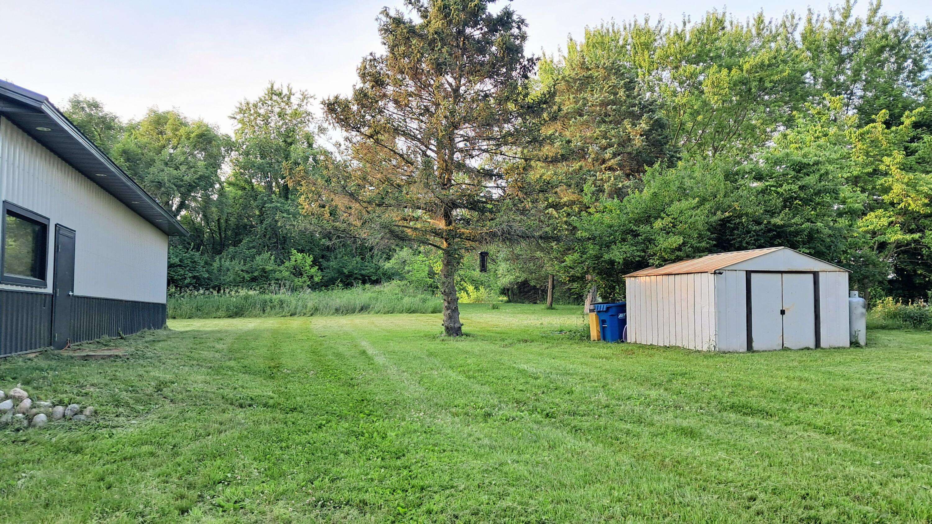Lawton, MI 49065,32272 88th Avenue