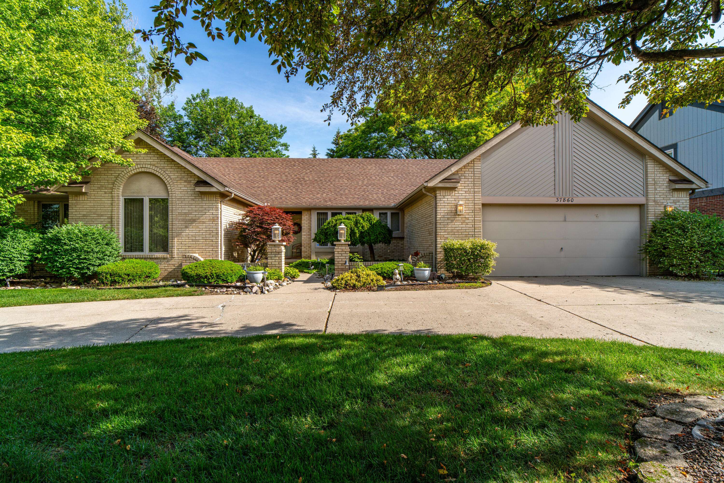 Farmington, MI 48335,37860 STABLEVIEW Drive
