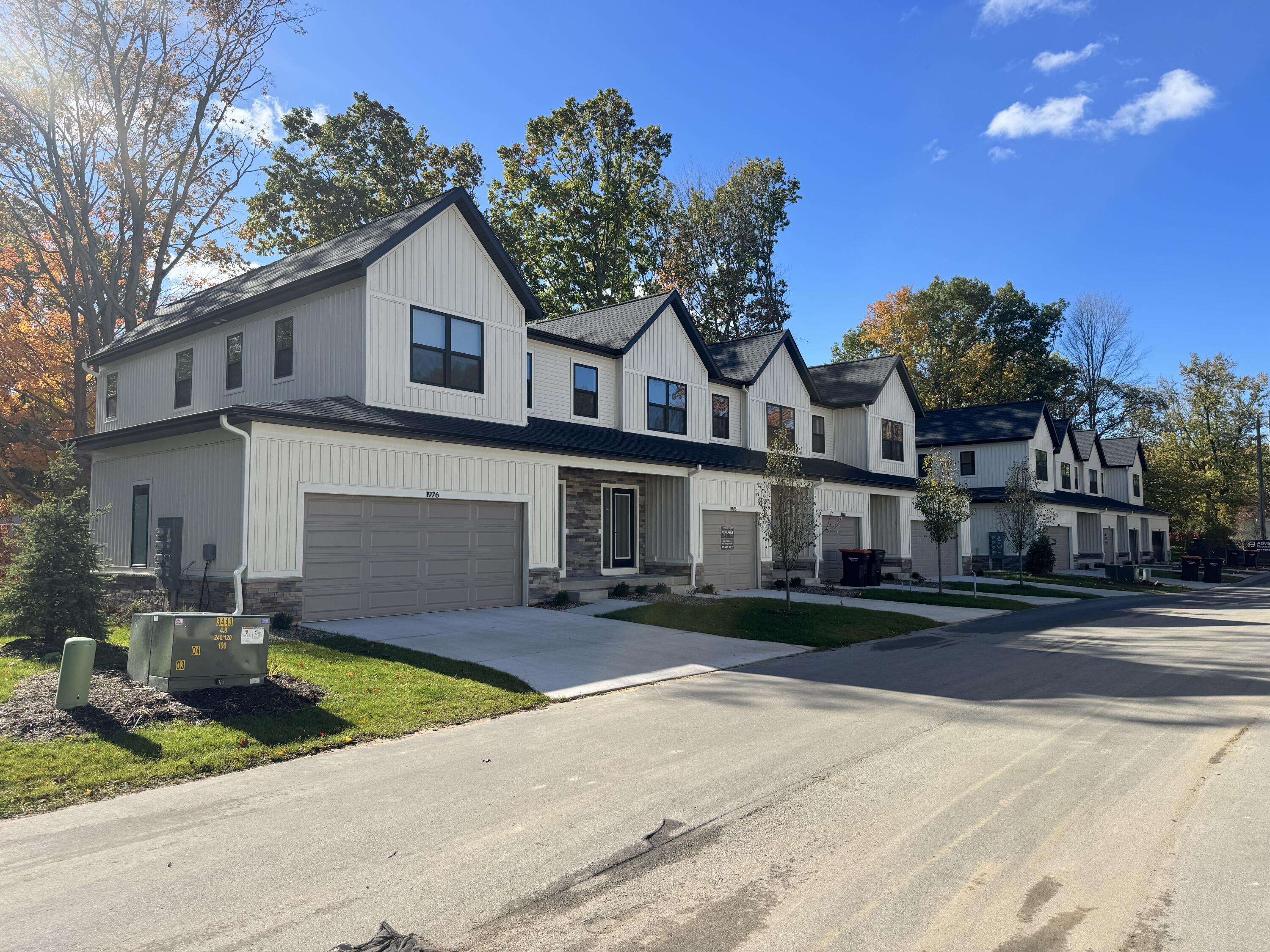 Holland, MI 49423,1968 S Shorewood Lane #14