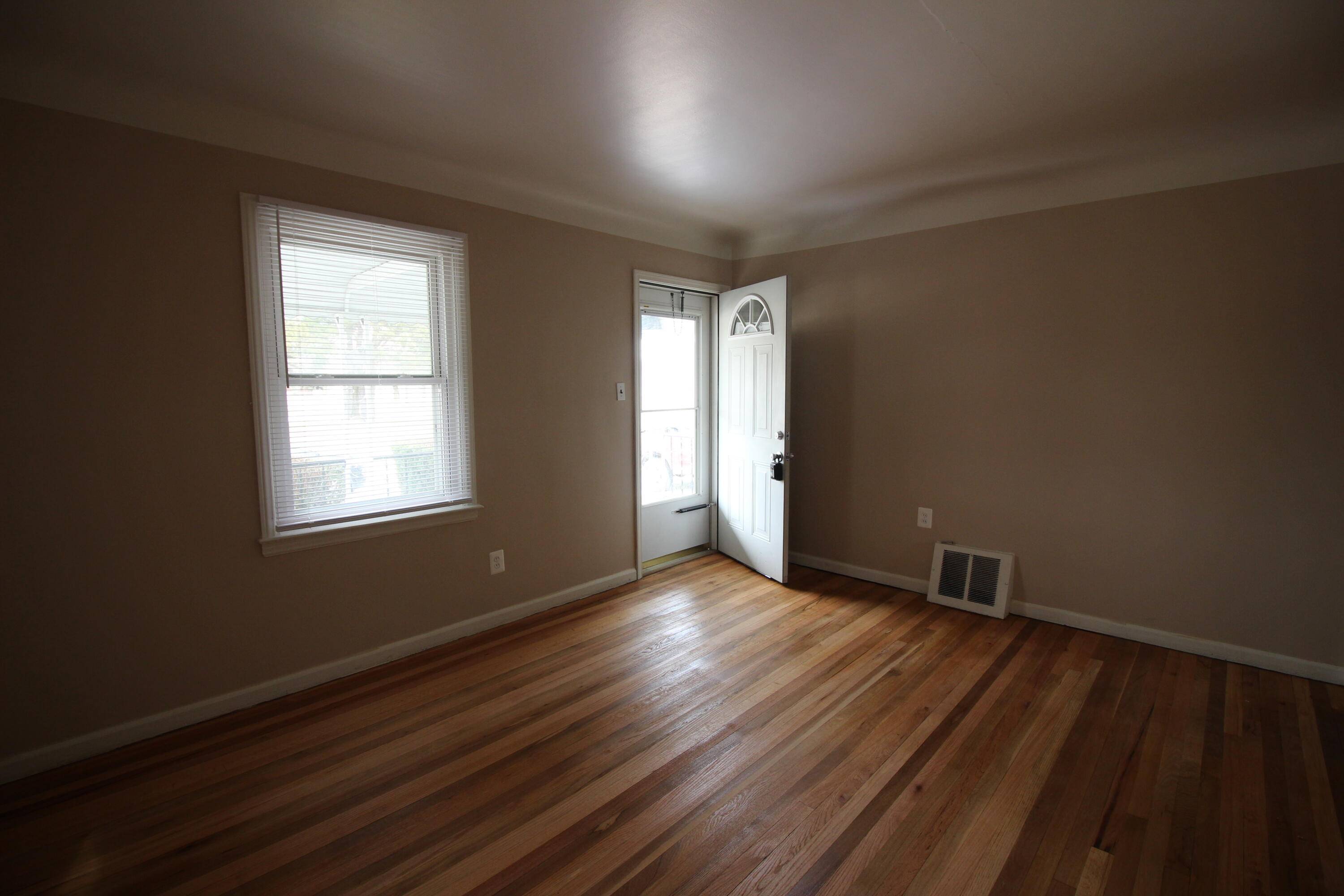 Lincoln Park, MI 48146,573 Leblanc Street