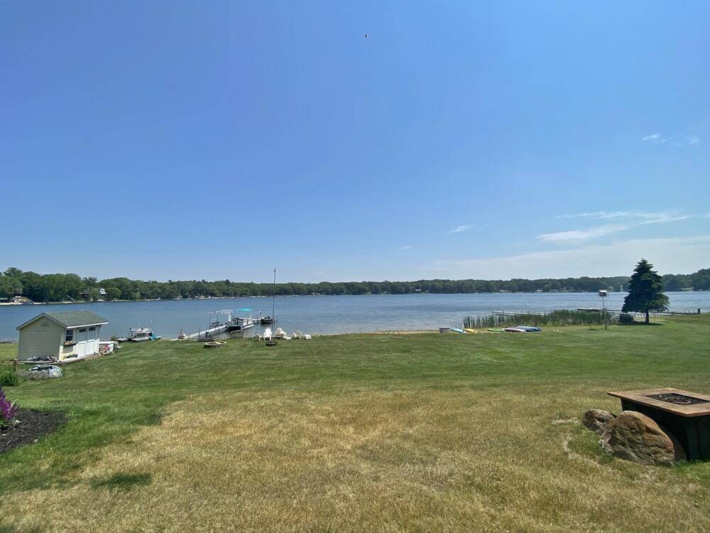 Mecosta, MI 49332,16305 Pretty Lake Drive
