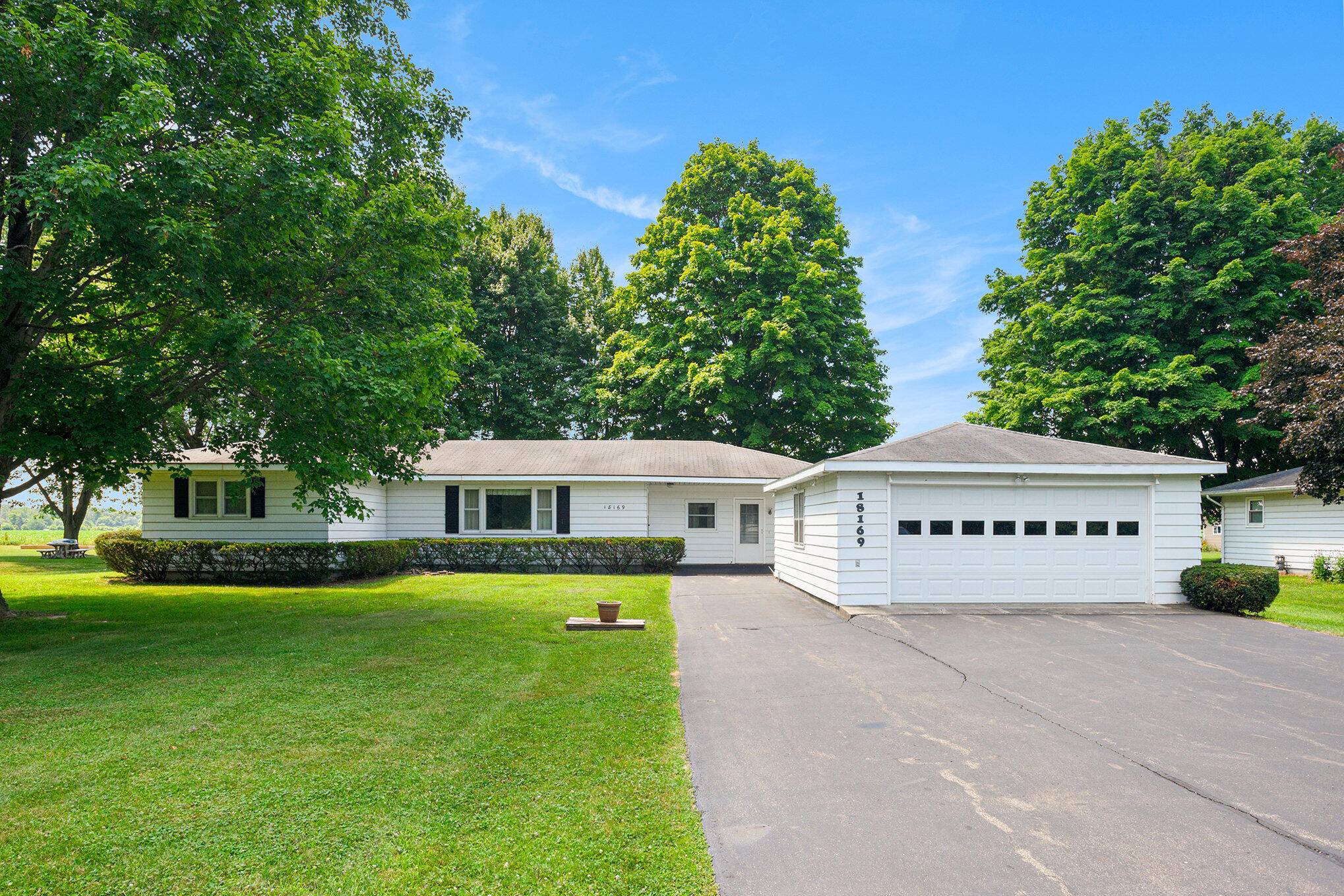Three Rivers, MI 49093,18169 6th Avenue Road