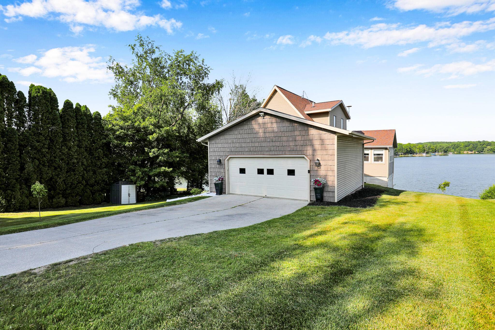 Perrinton, MI 48871,10823 Lakeside Drive