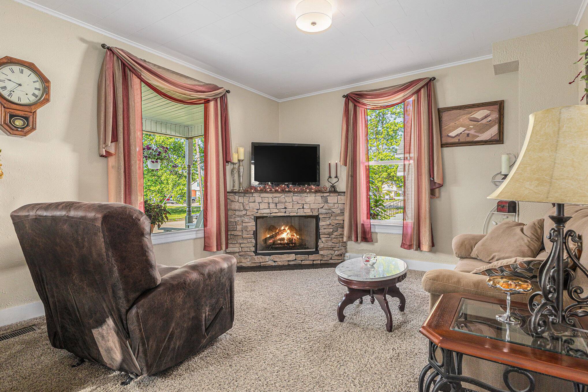 Three Oaks, MI 49128,209 Maple Street