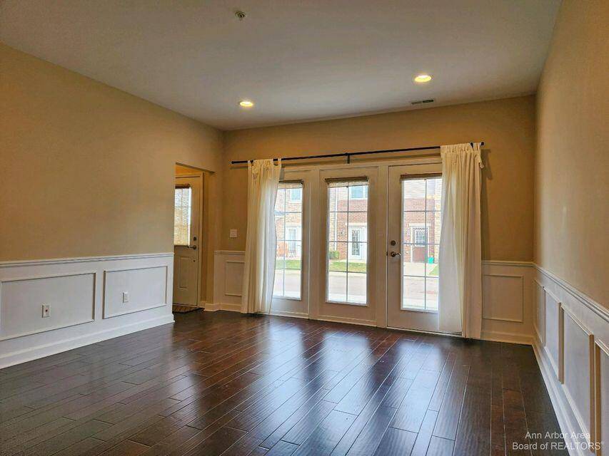 Ann Arbor, MI 48103,5643 Arbor Chase Drive
