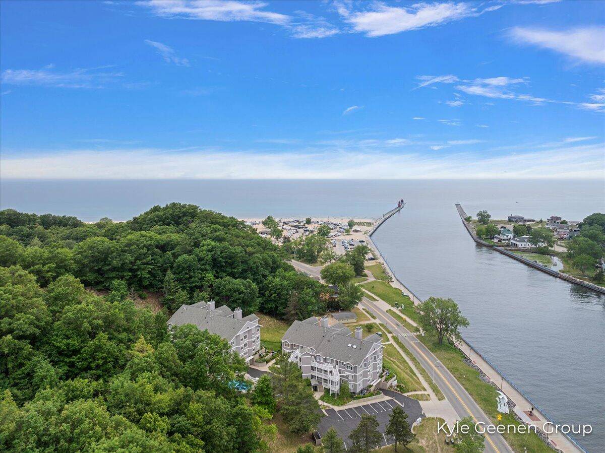 Grand Haven, MI 49417,810 S Harbor Drive #20