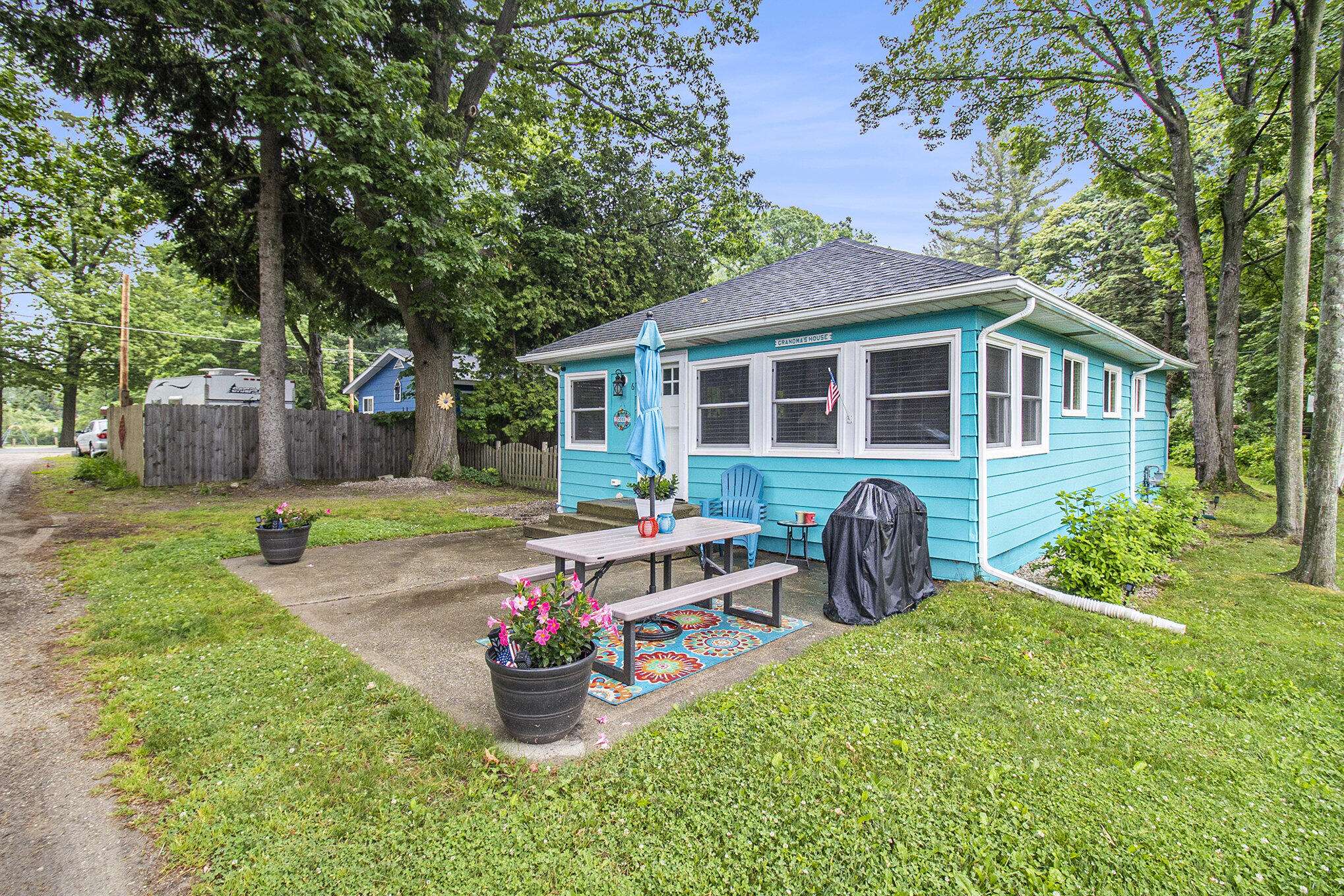 Ludington, MI 49431,3181 N Lakeshore Drive ##6 -Grandmas House