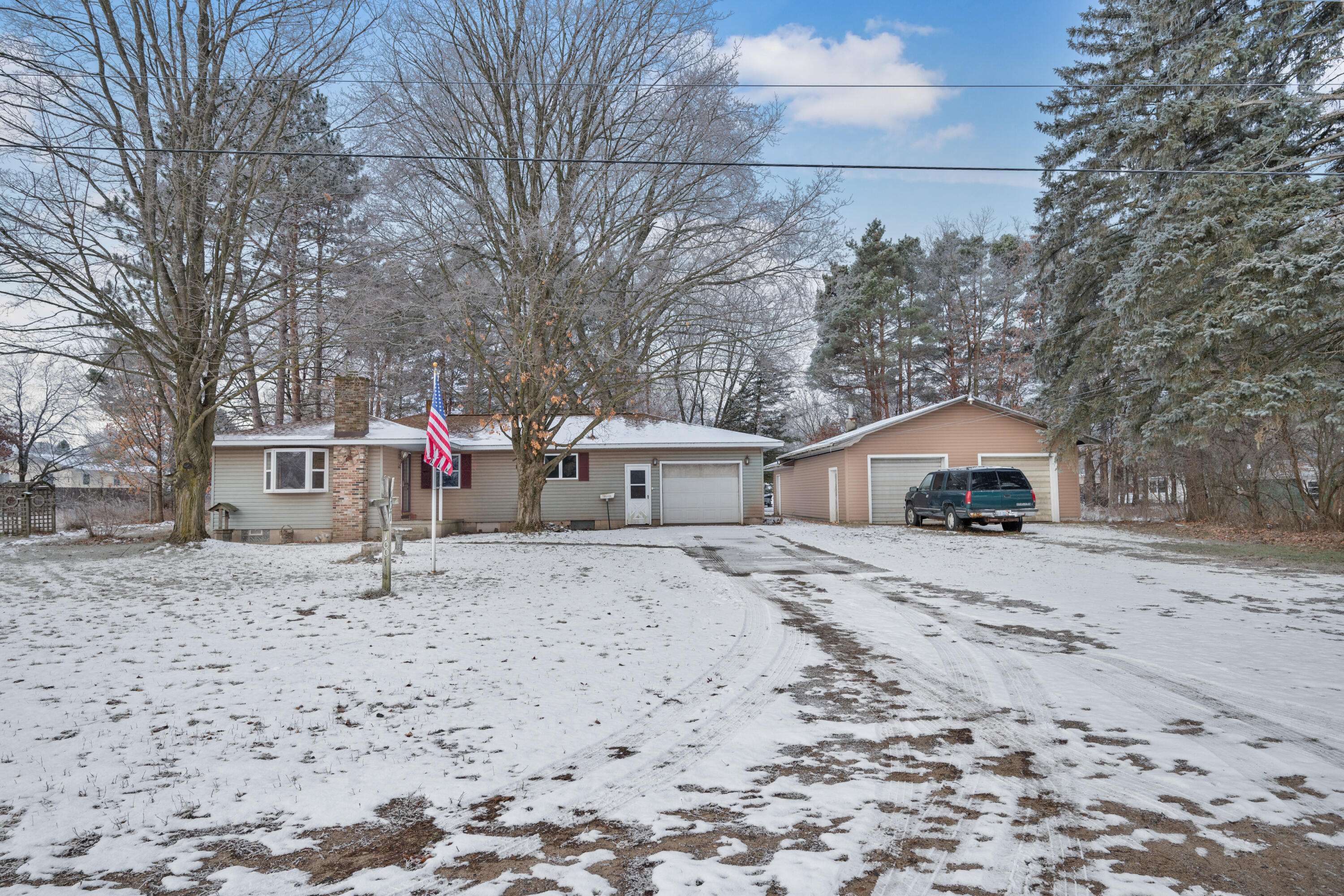 Evart, MI 49631,1007 N Main Street