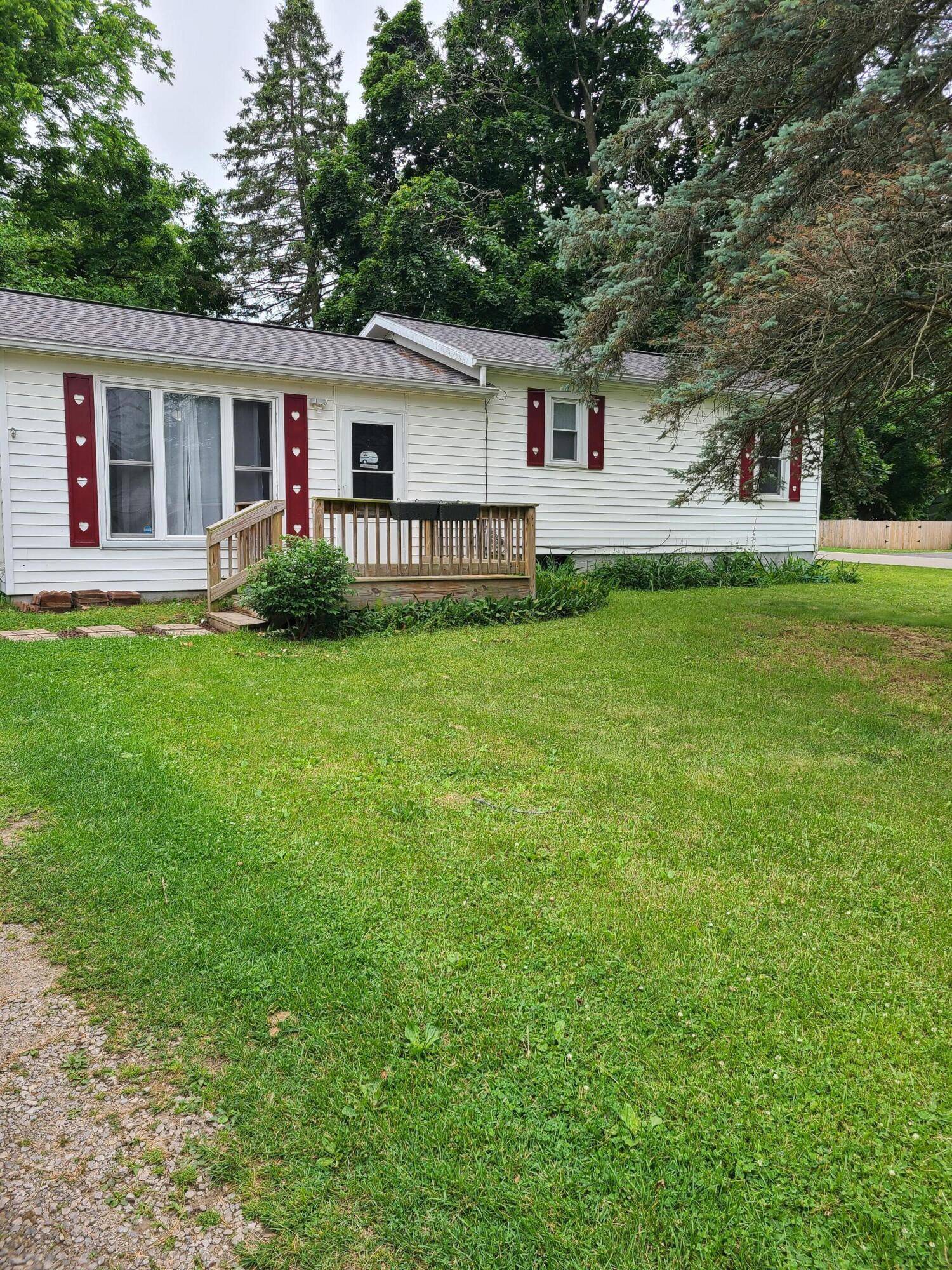 Jackson, MI 49203,901 Helena Avenue