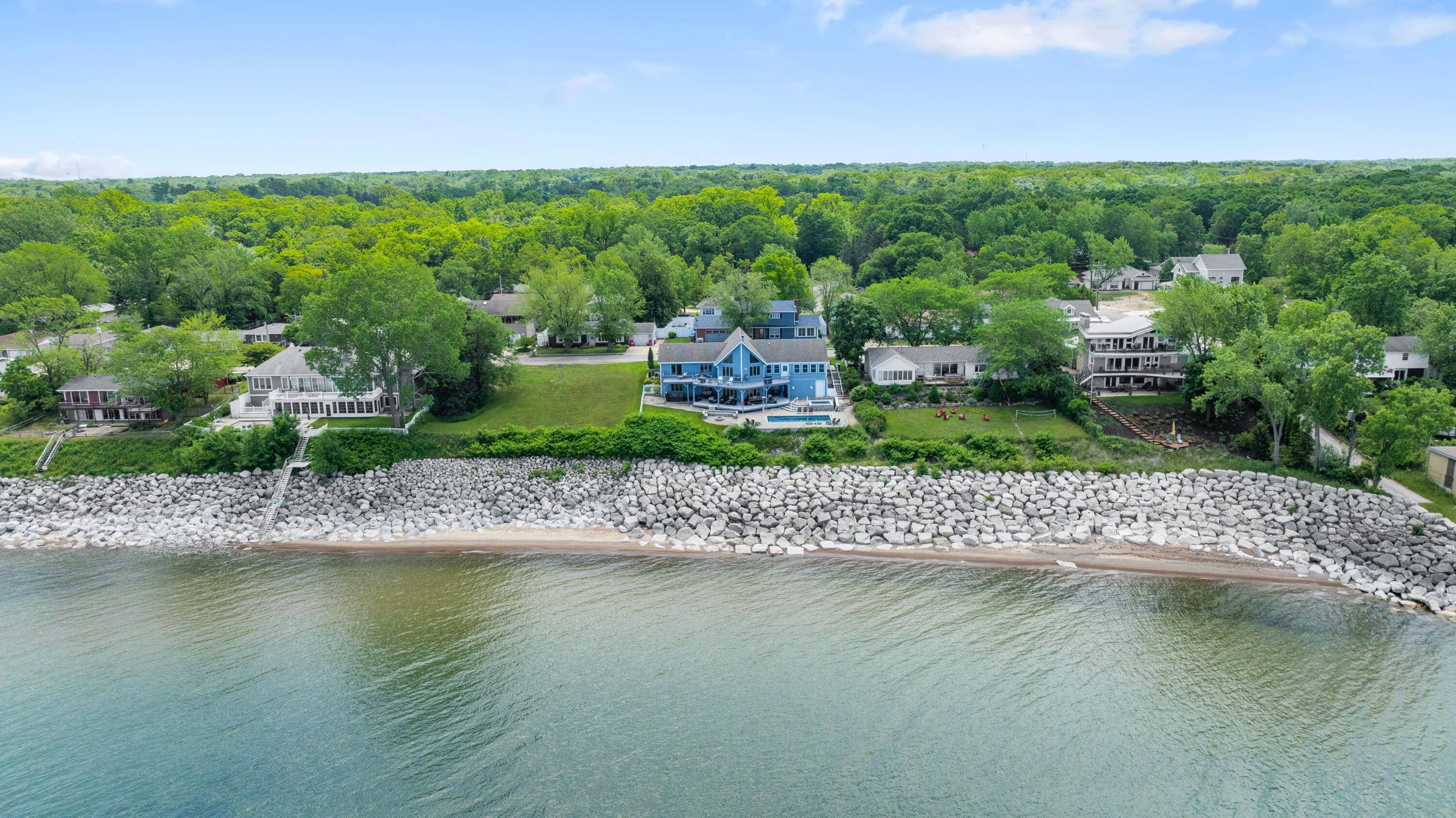 New Buffalo, MI 49117,1406 Shore Drive