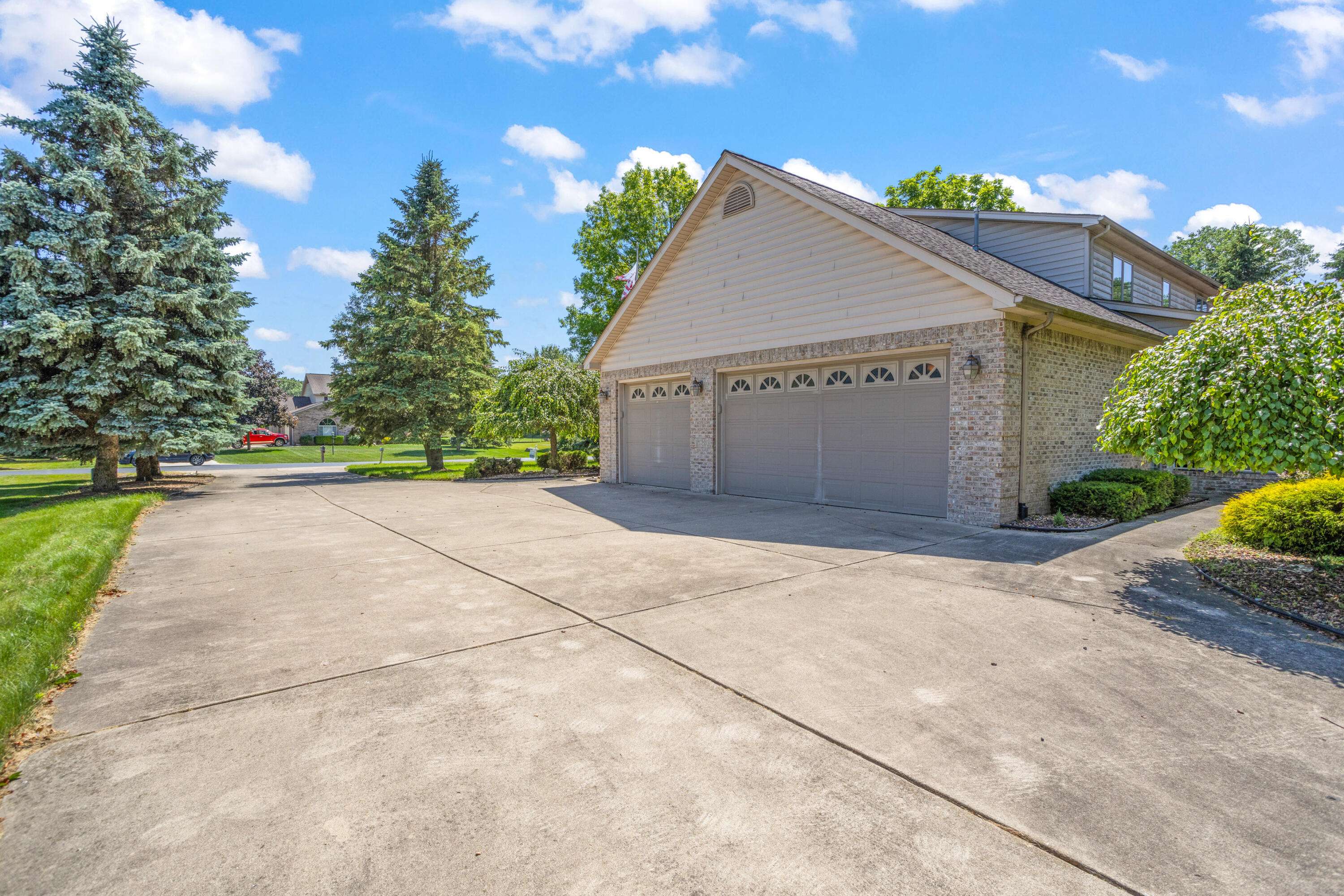 New Boston, MI 48164,37490 Harvestr Lane