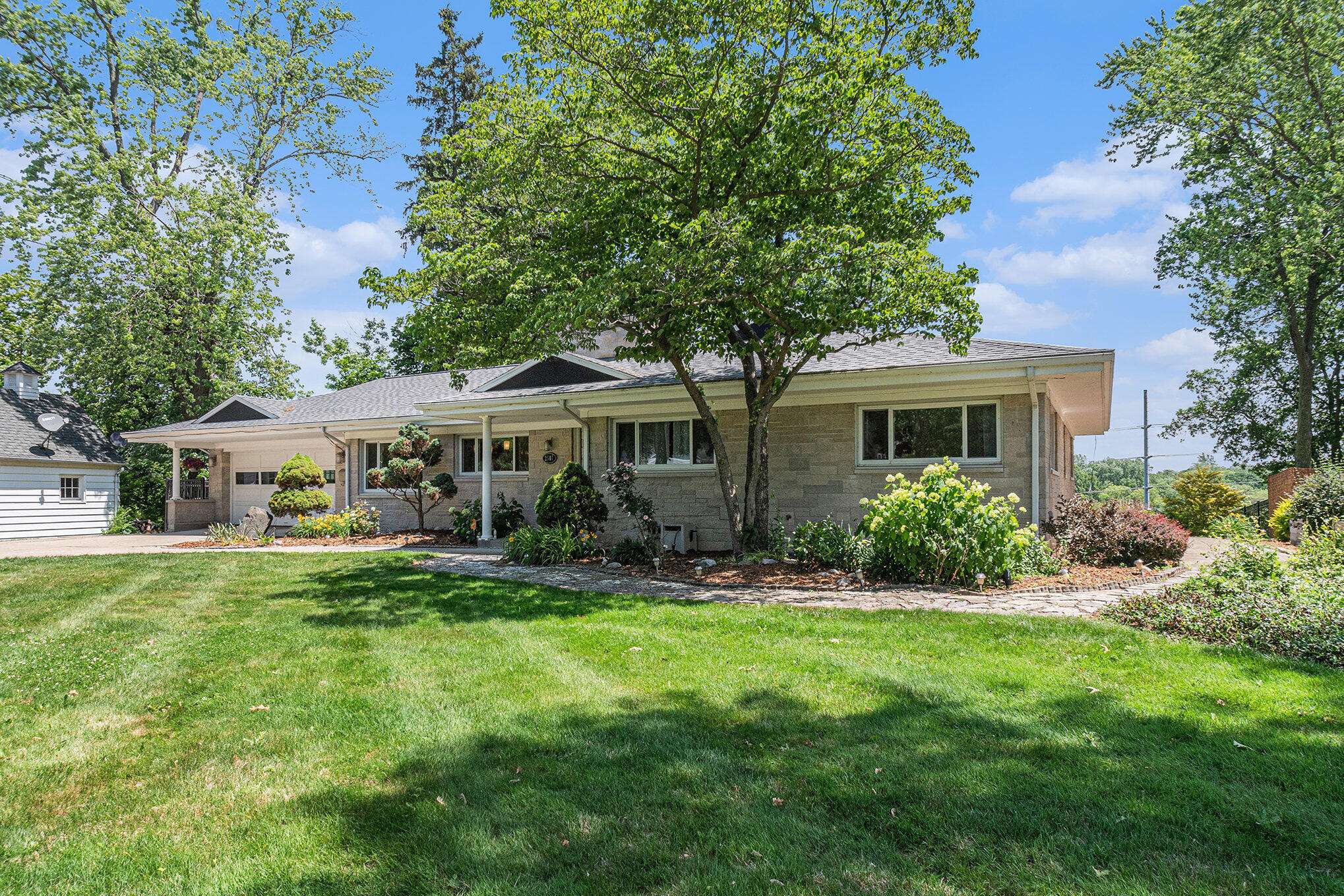 St. Joseph, MI 49085,2507 Riverwood Terrace