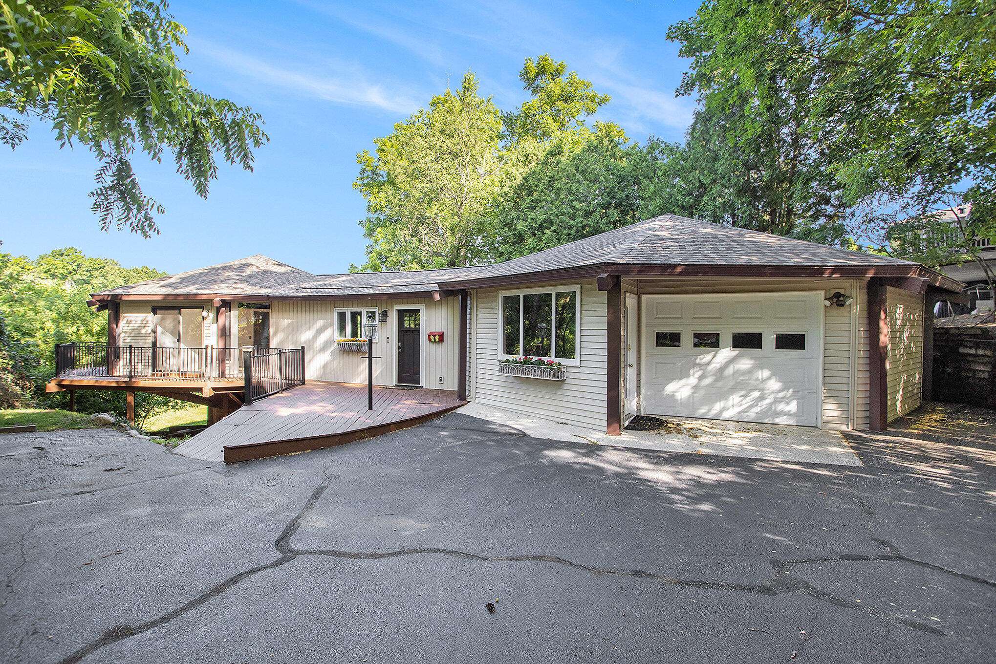 Kalamazoo, MI 49008,3536 Tamsin Avenue