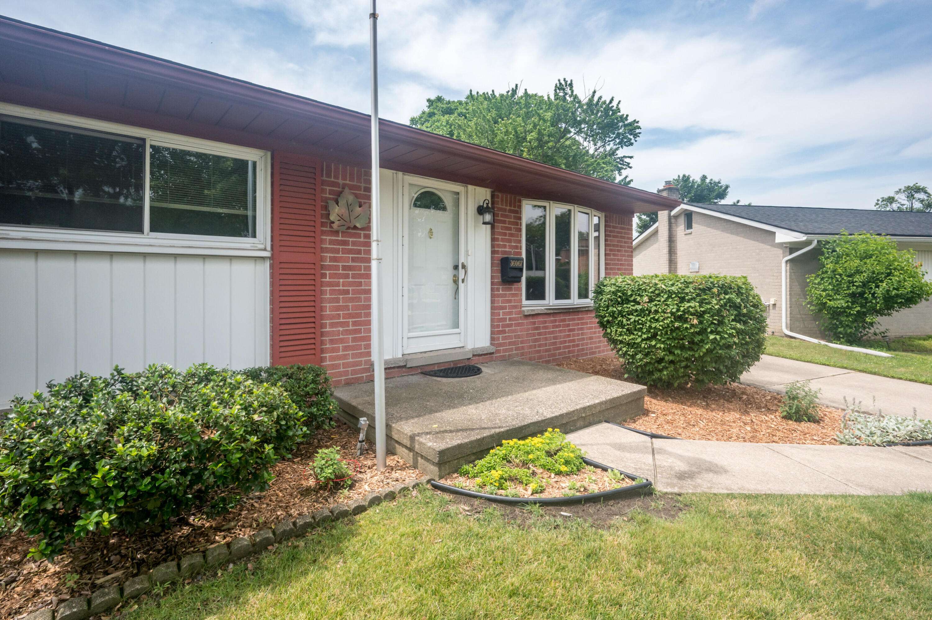Westland, MI 48186,36067 Rolf Street