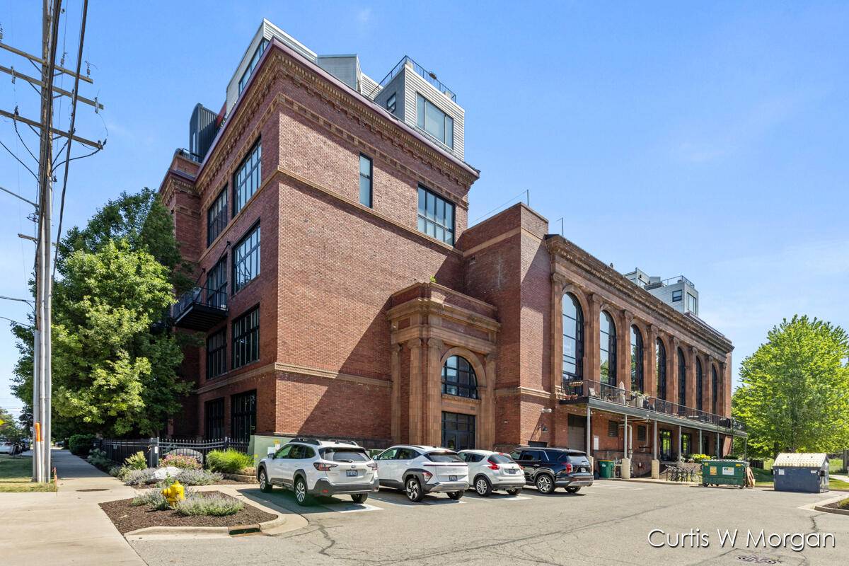 Grand Rapids, MI 49504,600 Broadway NW Avenue #113B