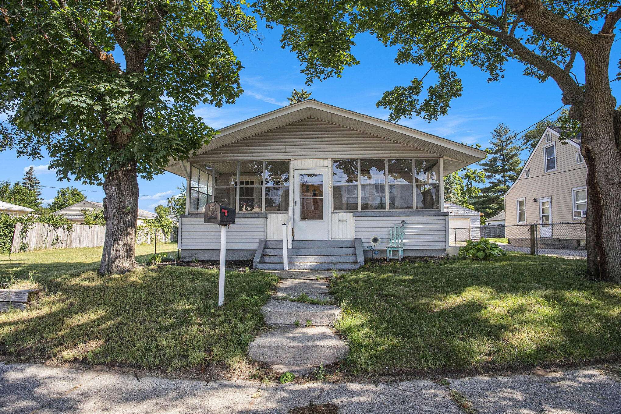 Grand Rapids, MI 49548,341 Holly SW Street