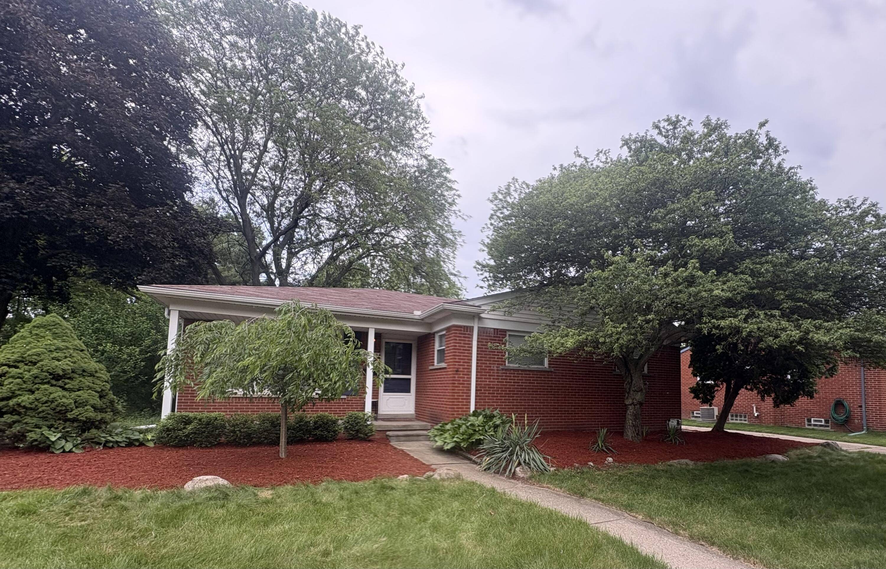 Plymouth, MI 48170,14430 Shadywood Court