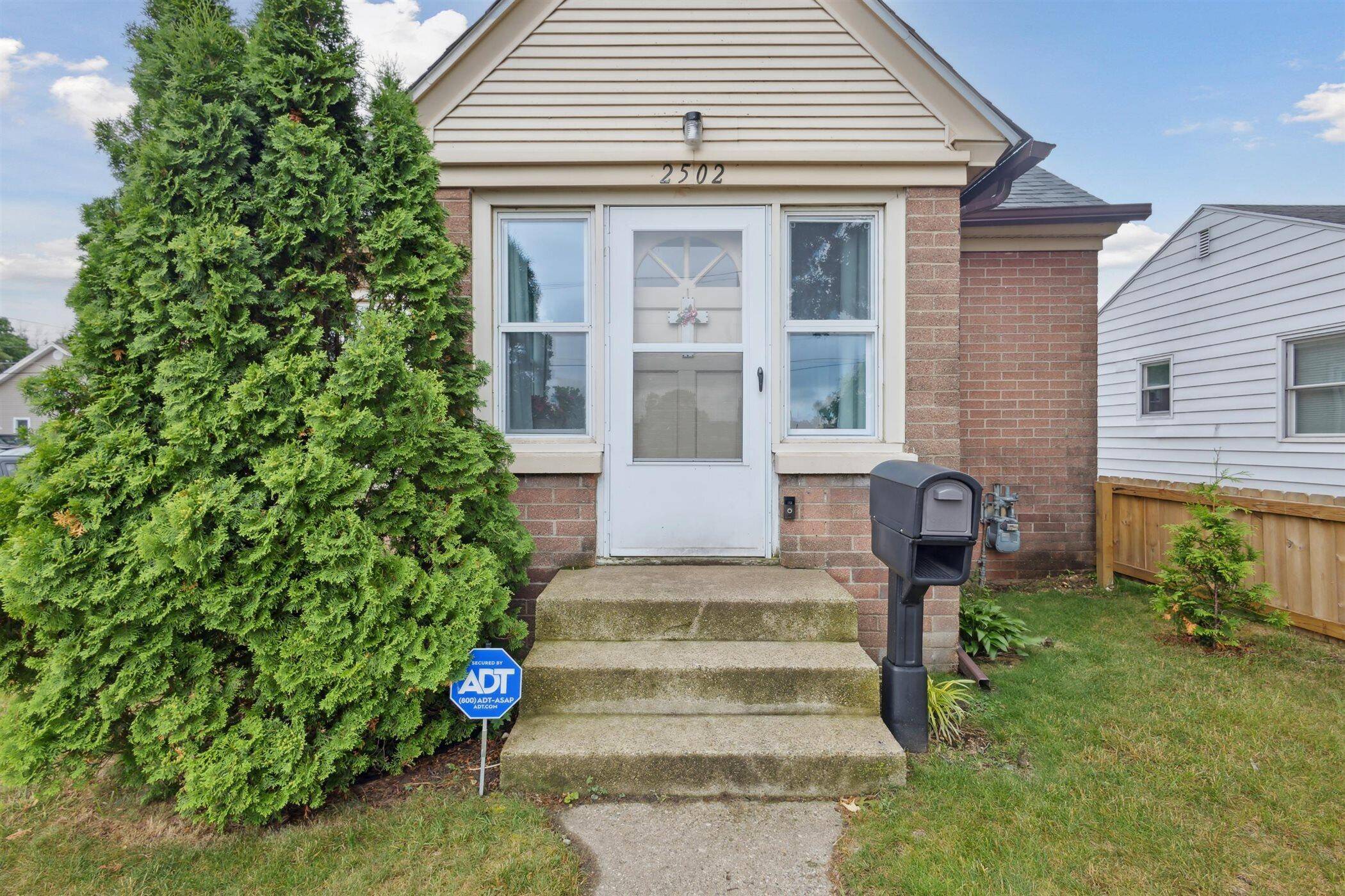 Wyoming, MI 49519,2502 Porter SW Street