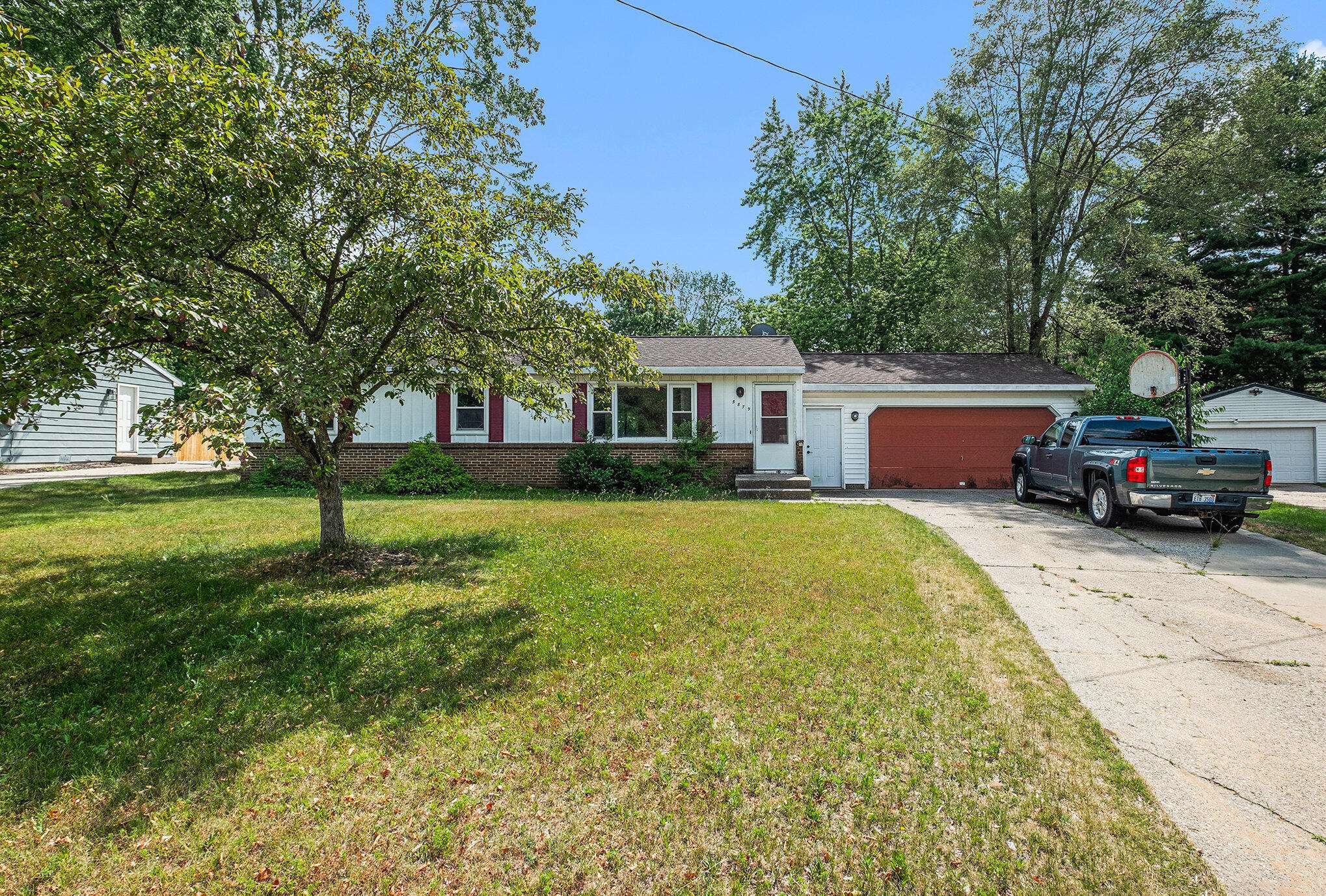 Kentwood, MI 49508,5879 Glenbrook SE Avenue