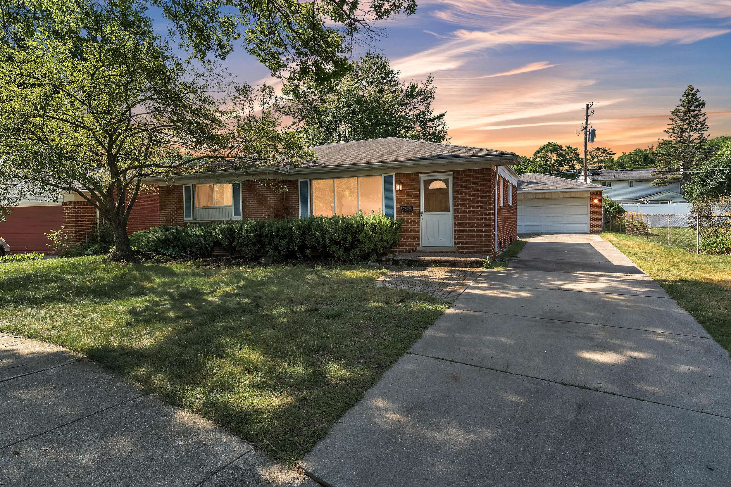 Livonia, MI 48154,32619 Oakley Street