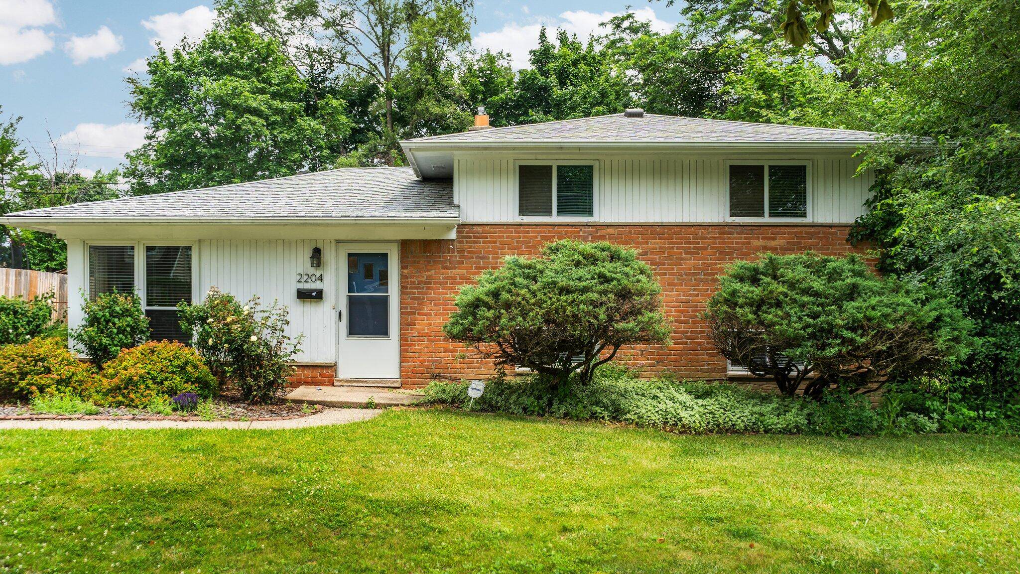 Ann Arbor, MI 48103,2204 Walter Drive