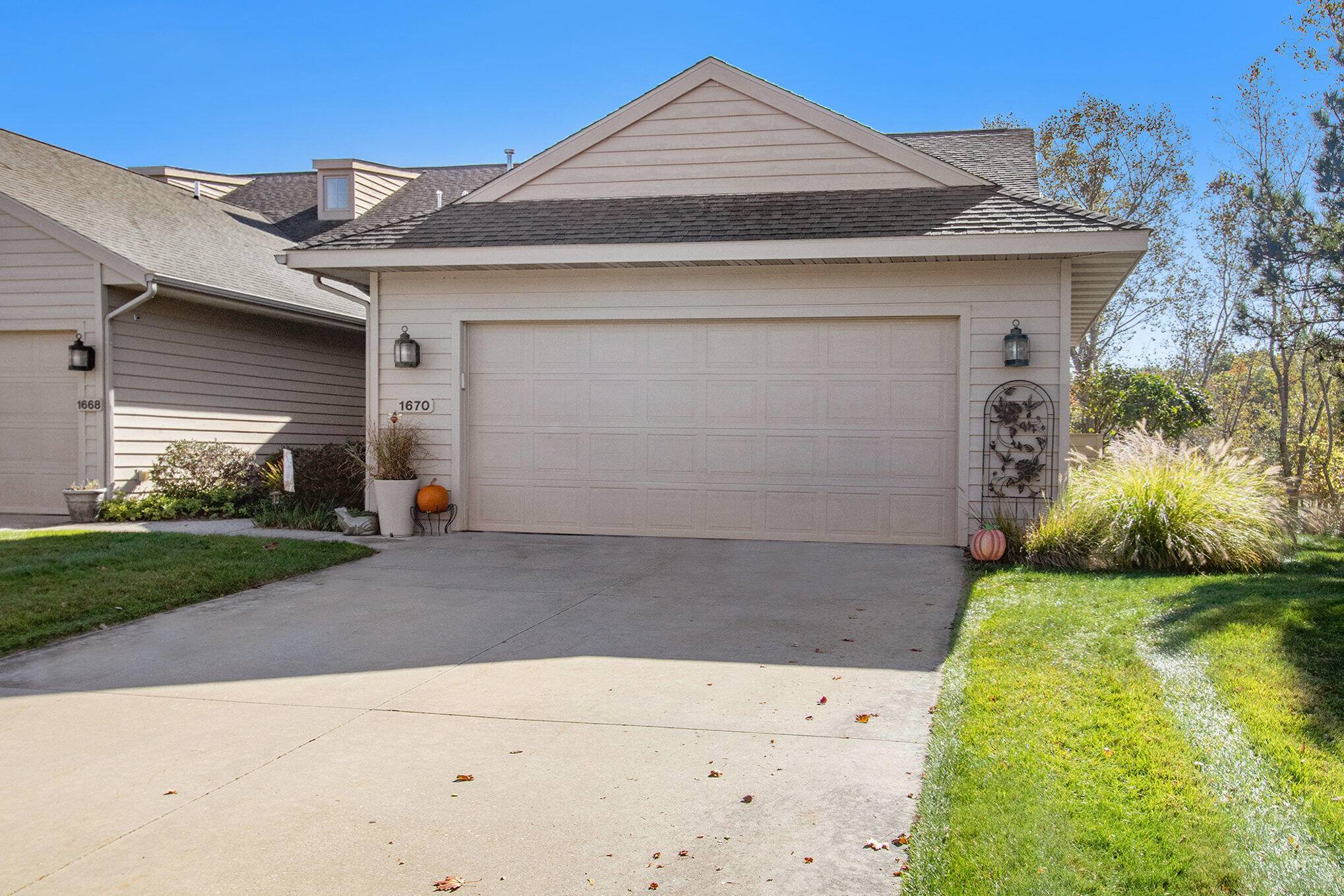Muskegon, MI 49441,1670 E Harbour Towne Circle