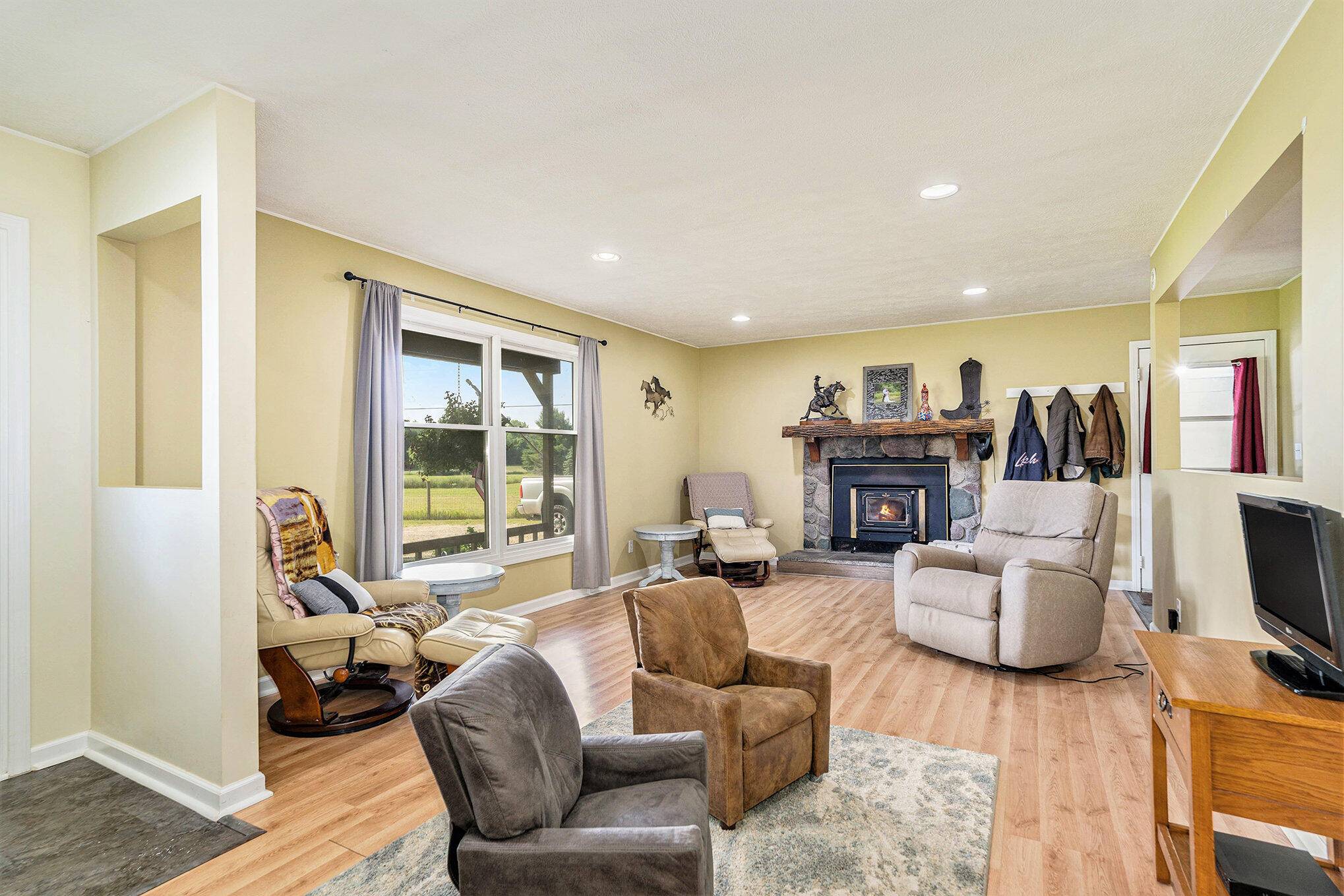 Howard City, MI 49329,10257 Maple Hill Road