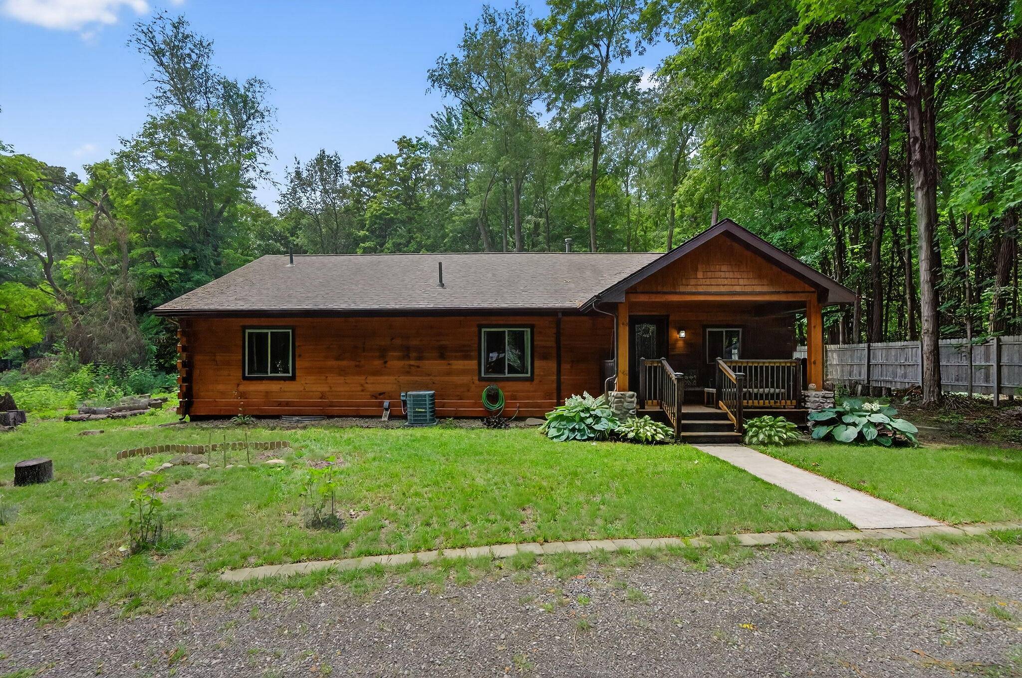 Edwardsburg, MI 49112,70410 Elkhart Road
