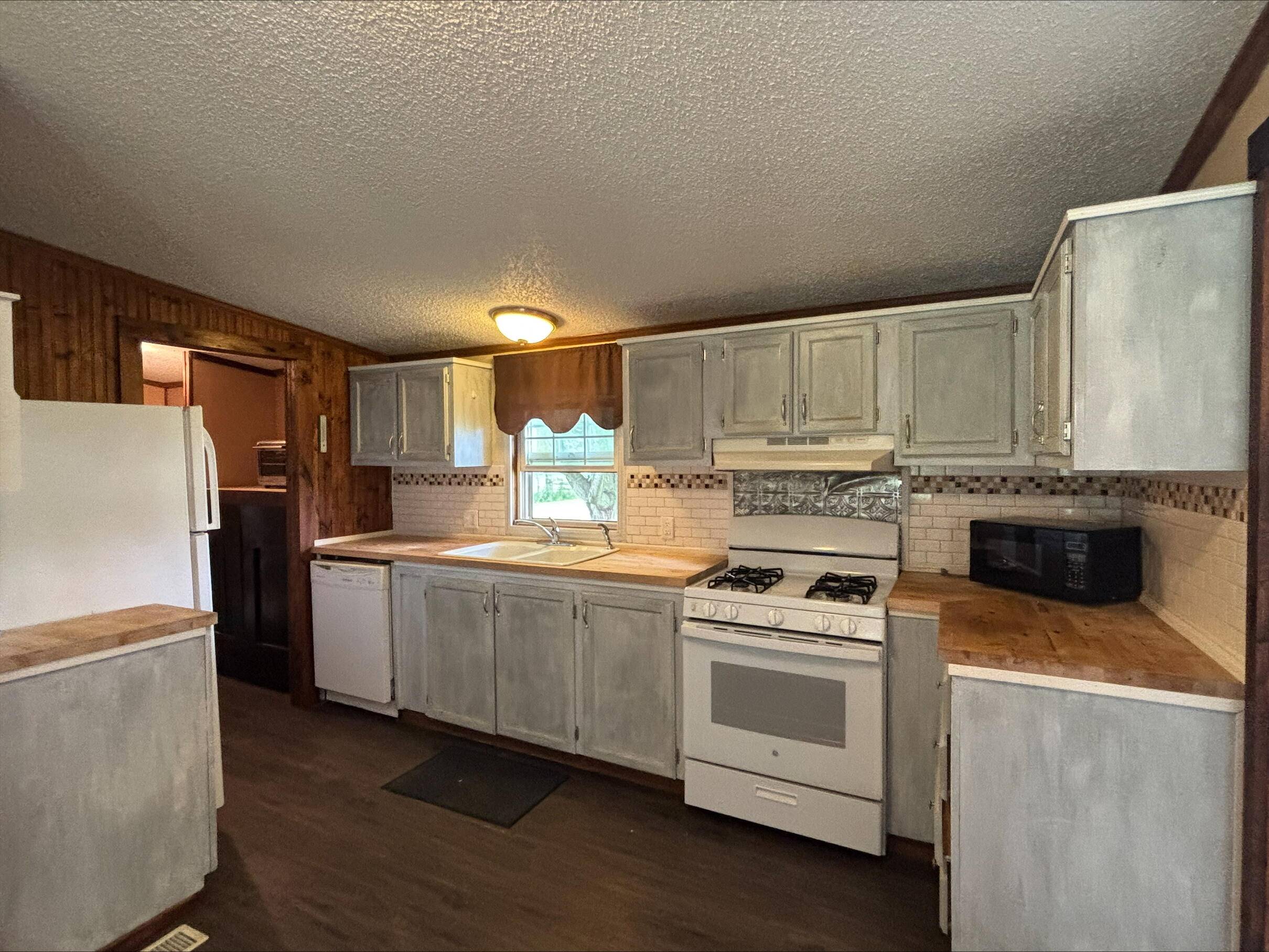 Munith, MI 49259,9670 Sayers Road