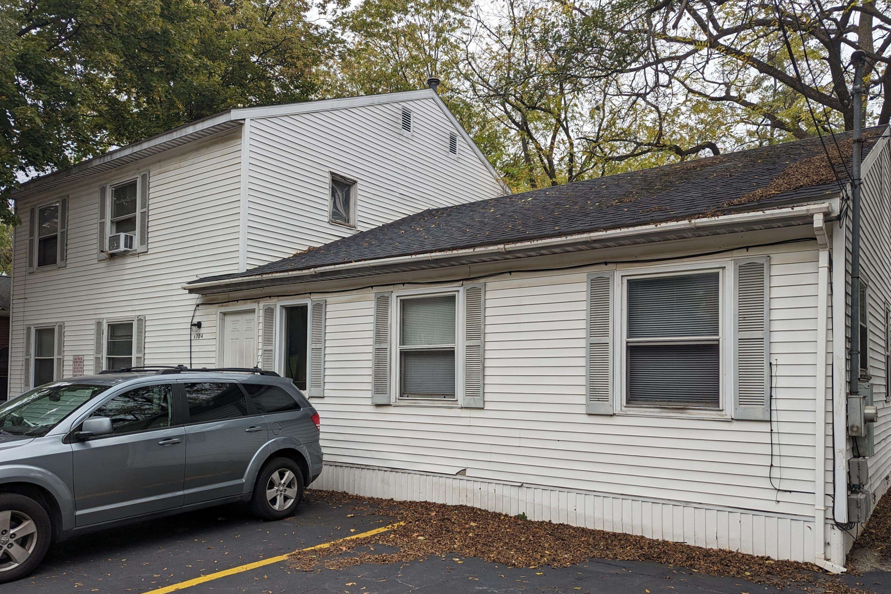 Kalamazoo, MI 49007,1304 Douglas Ave #2