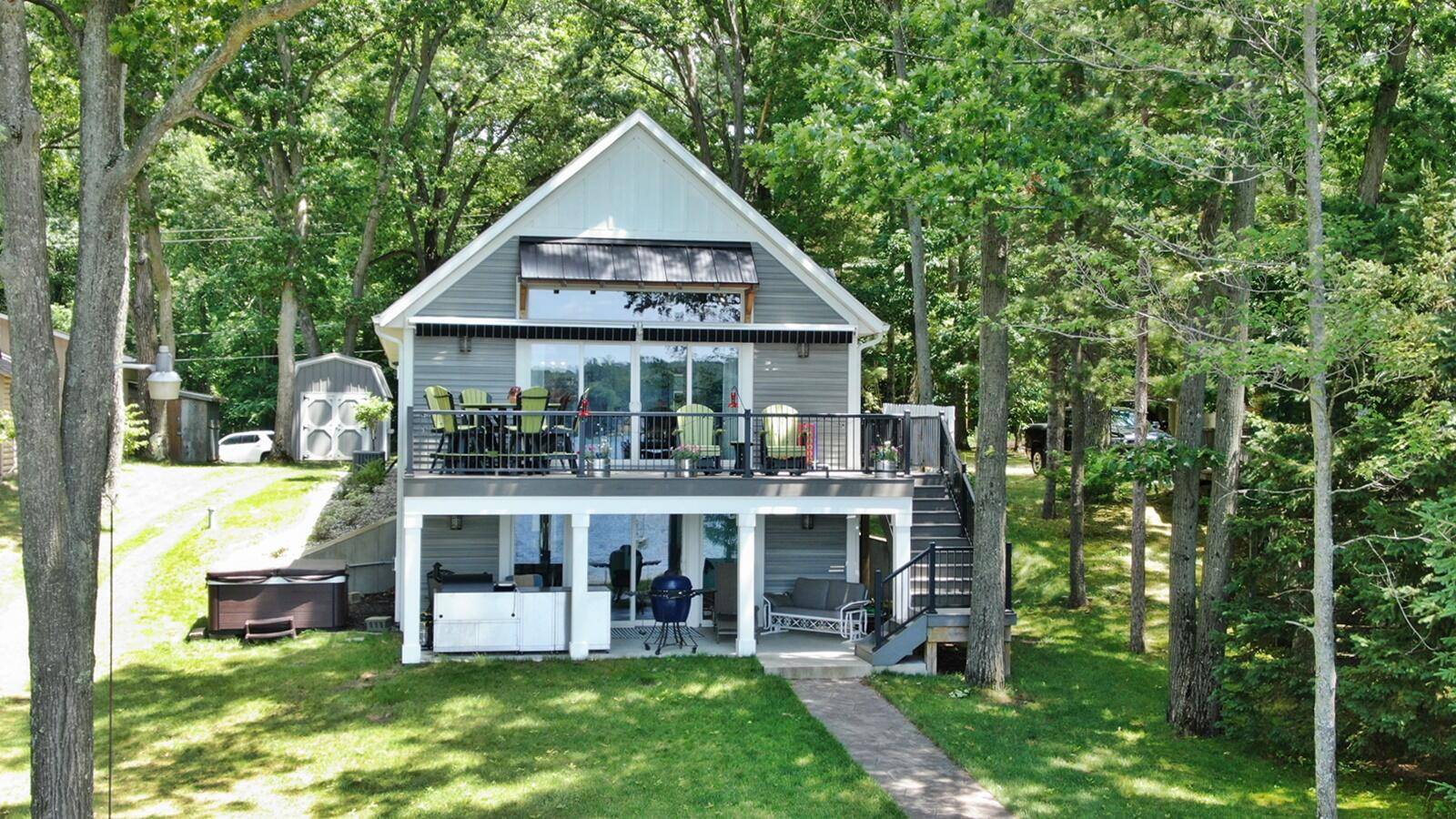 Mecosta, MI 49332,15871 Pretty Lake Drive