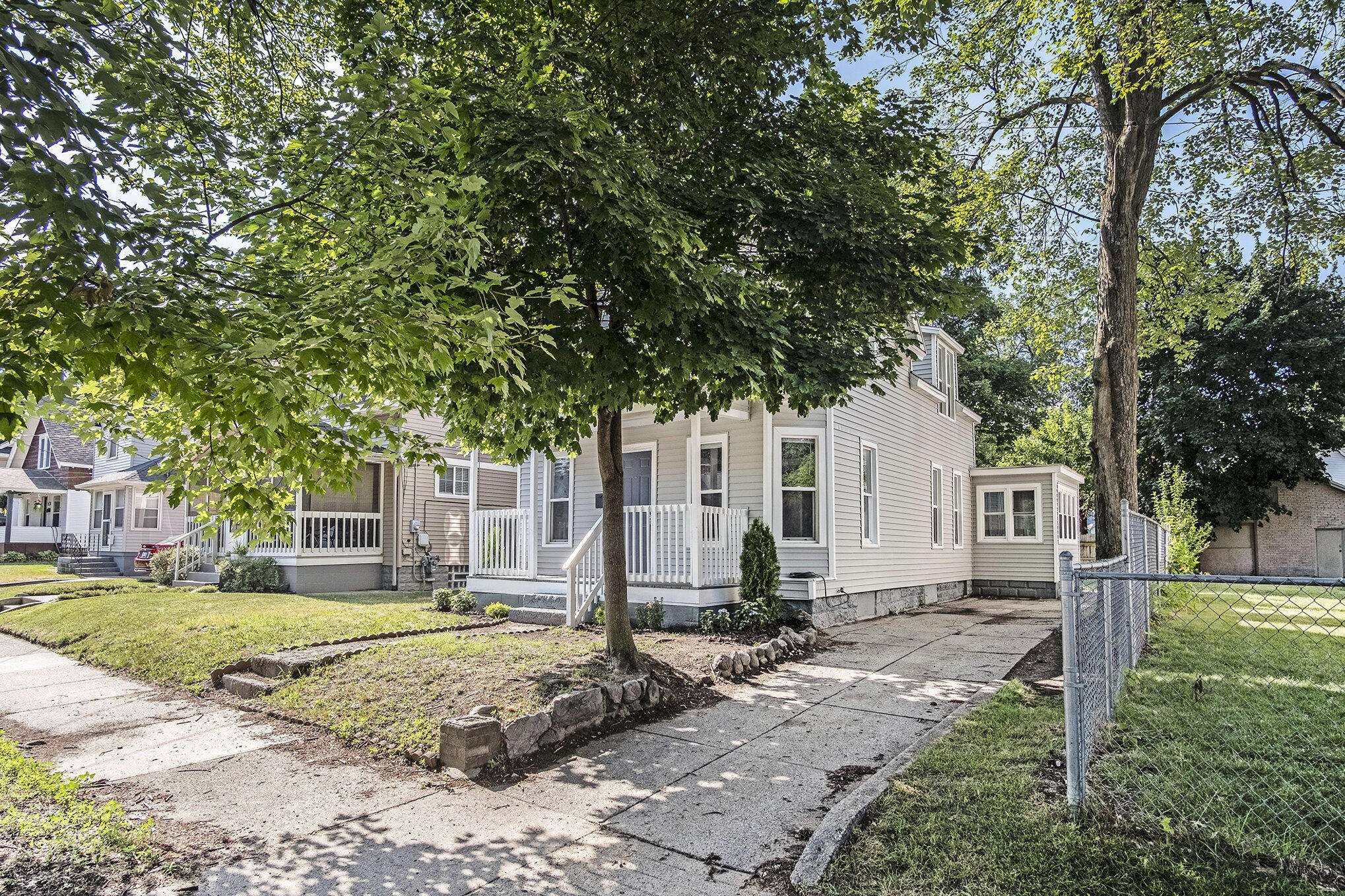 Grand Rapids, MI 49507,816 Oakhill SE Street