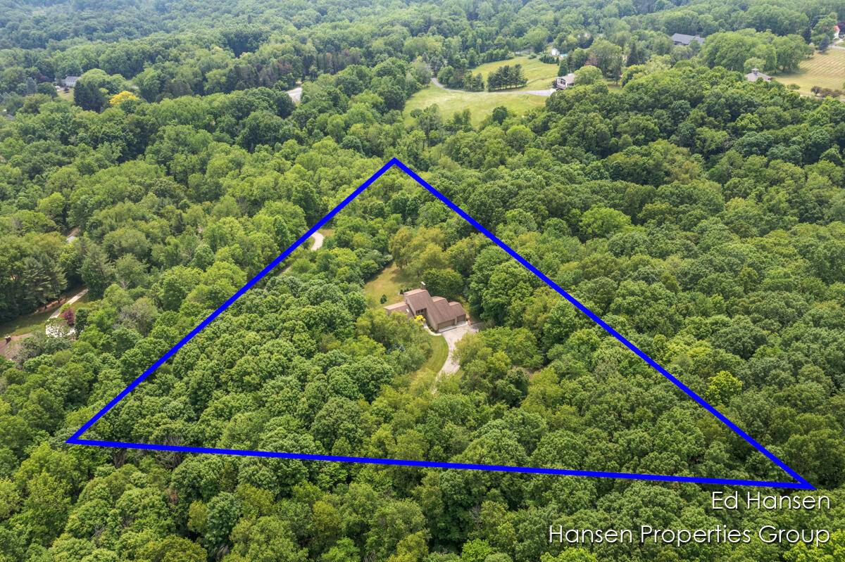 Belmont, MI 49306,7450 Roguewood NE Drive