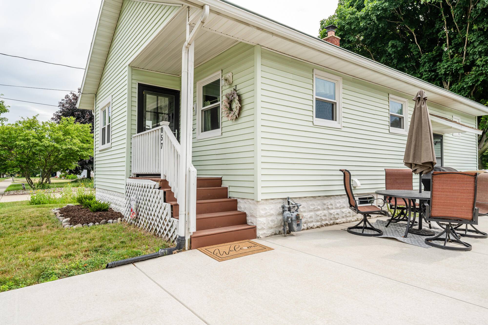 South Haven, MI 49090,857 Saint Joseph Street