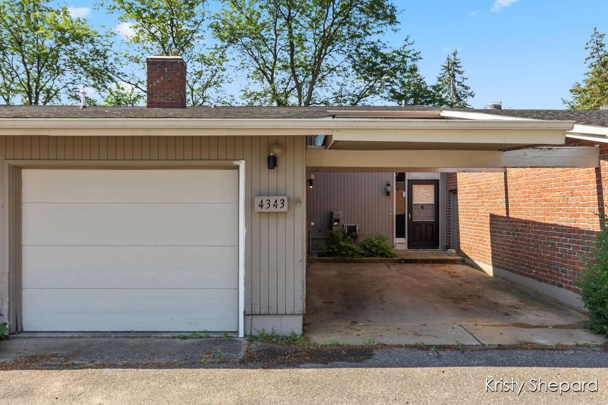 Grand Rapids, MI 49512,4343 Walnut Hills SE Drive