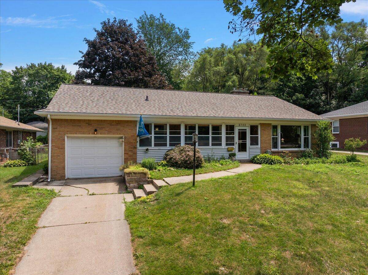 Grand Rapids, MI 49506,1712 Rosewood SE Avenue