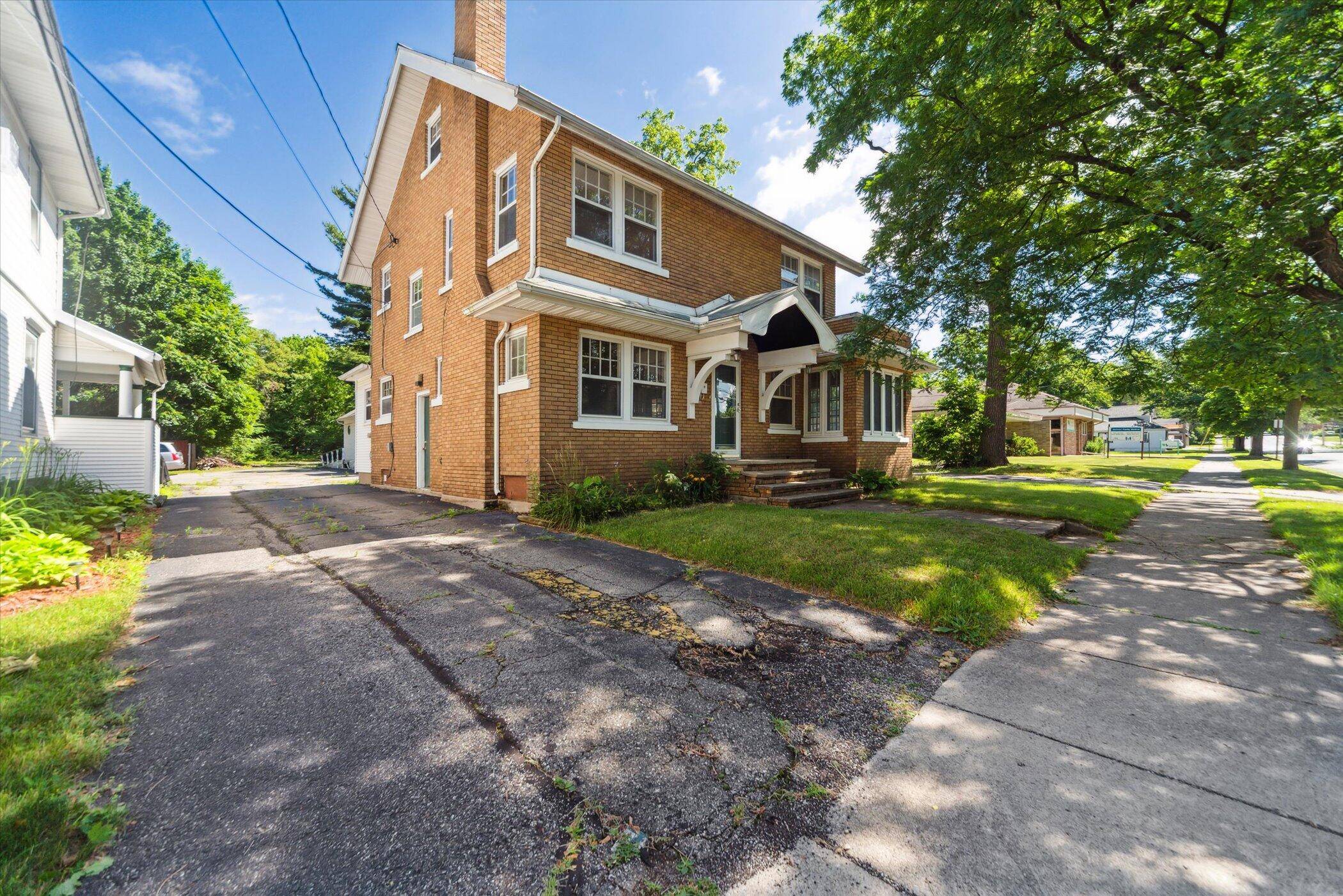 Jackson, MI 49201,730 W Franklin Street