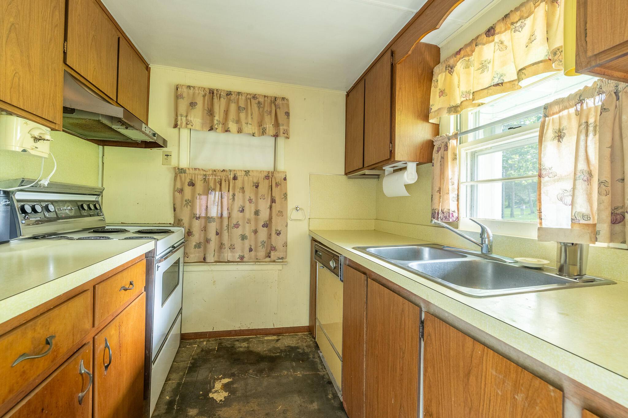 Pinckney, MI 48169,11971 Yankee Lane